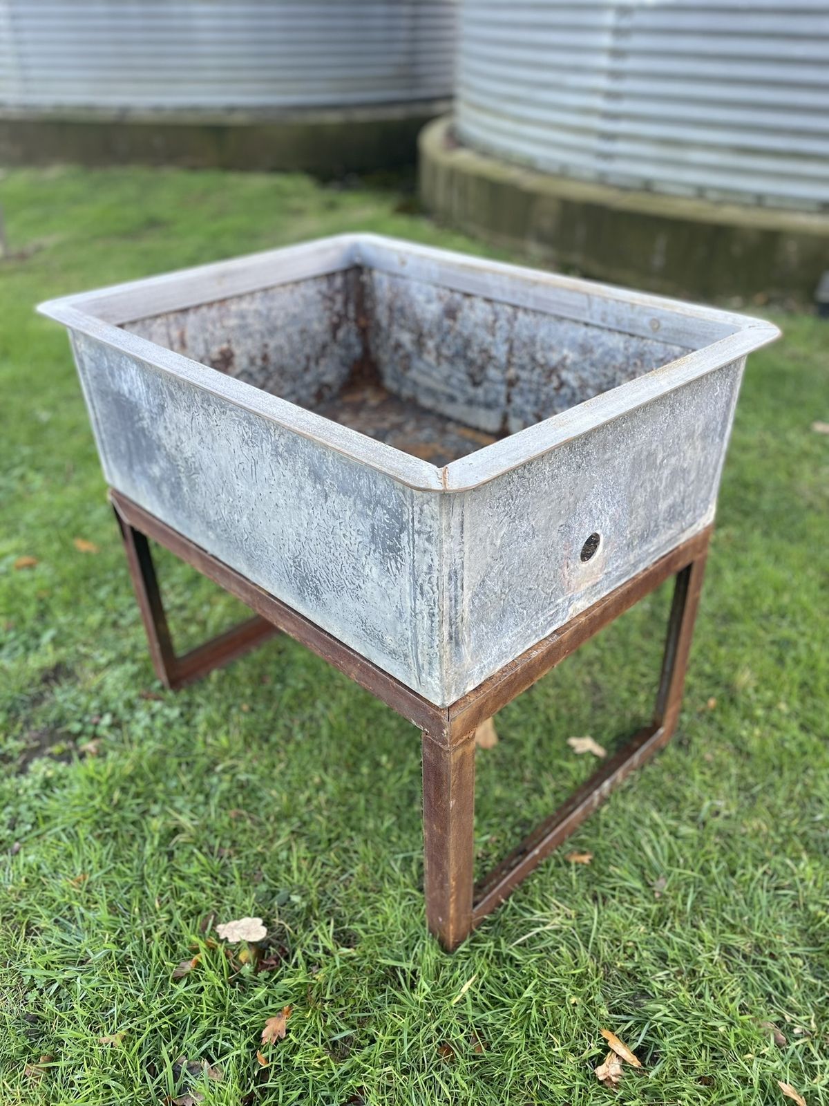 Water Tank Planter With Lipped Top On Stand photo for sale