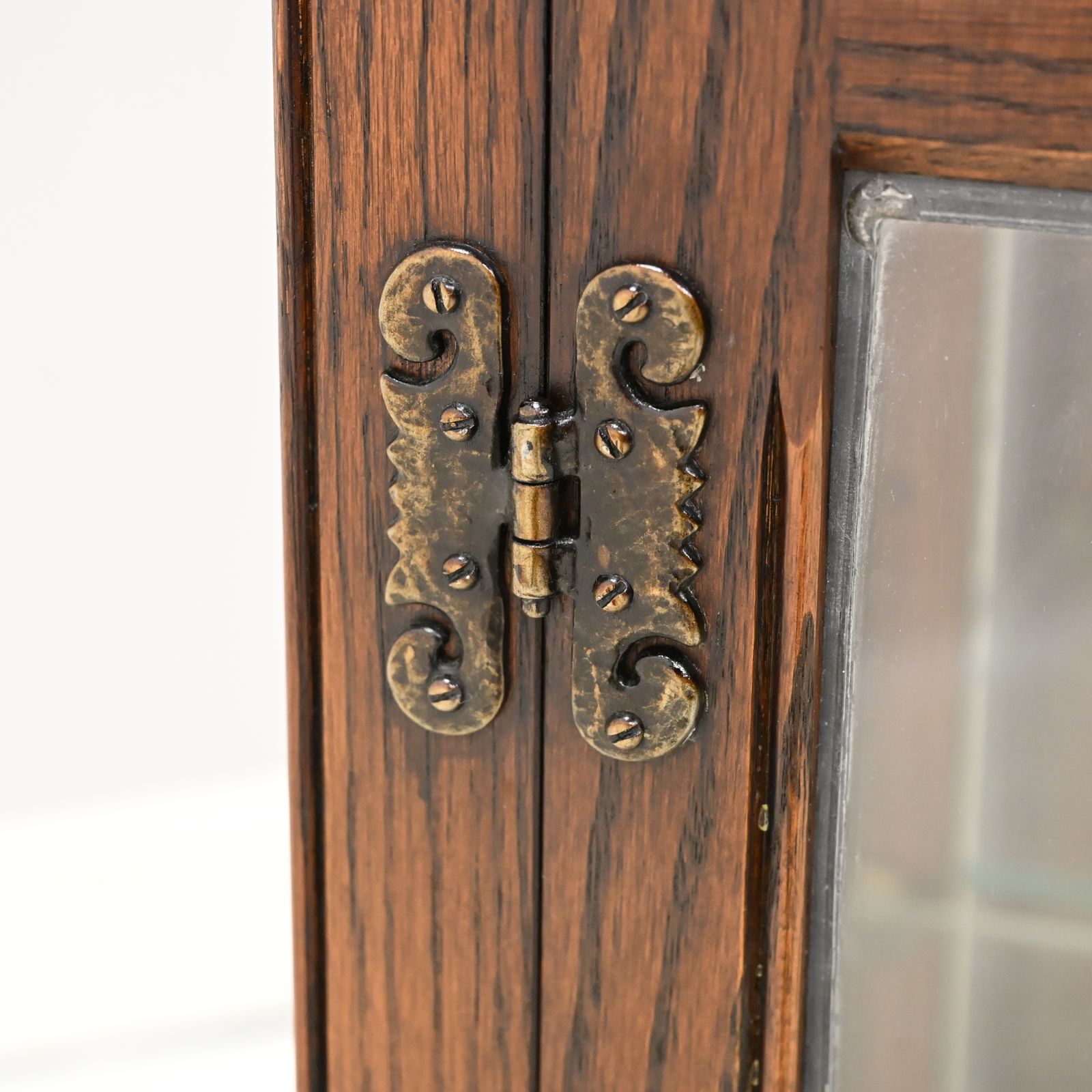 767.0 Old Charm Display Cabinet Tudor Brown Top Lighting Exc Free Nationwide Delivery* photo