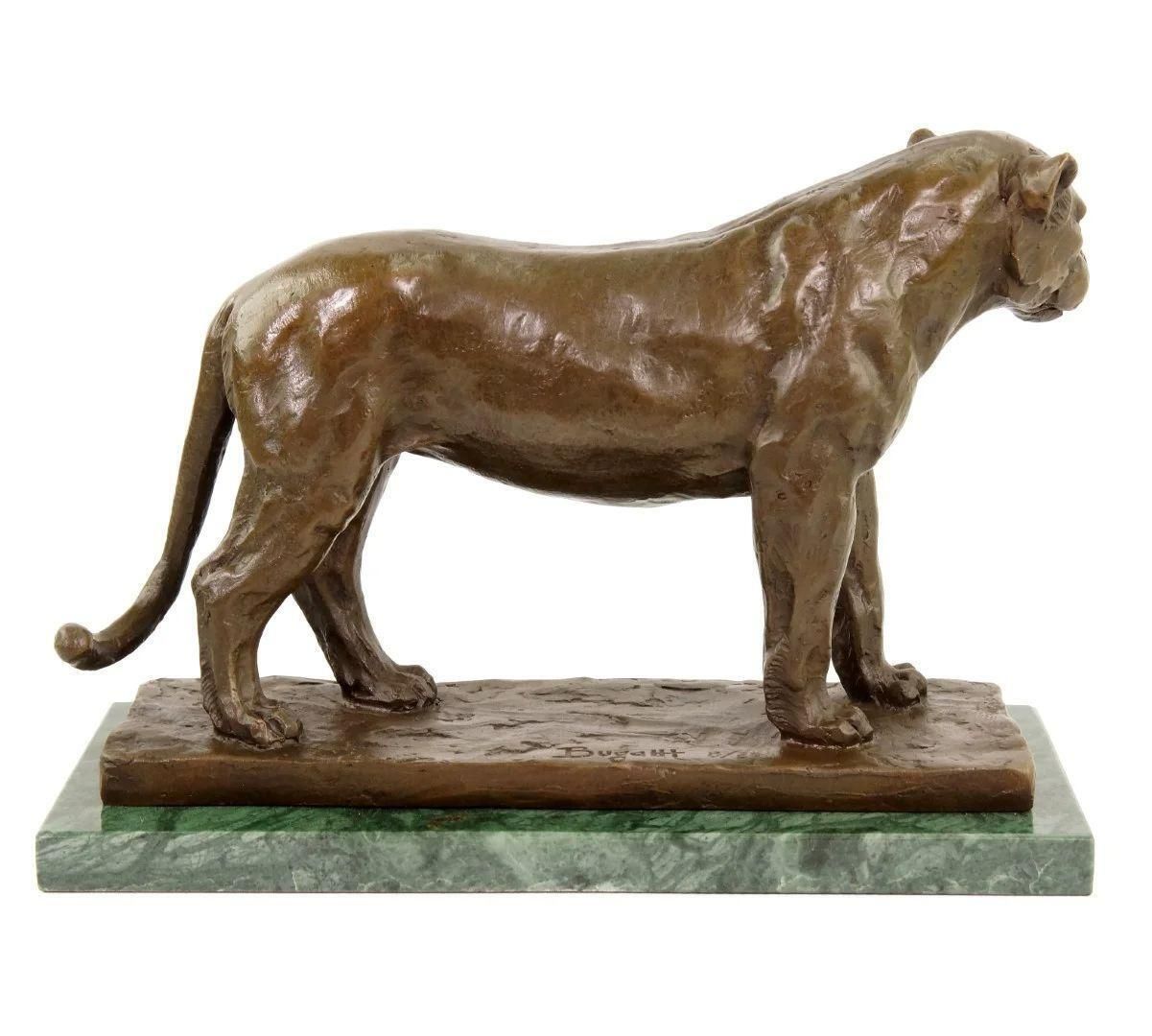 Bronze Statue Of The Sculpture Of The Lion, Nubian Lioness, In The Style Of Rembrandt Bugatti photo vinterior
