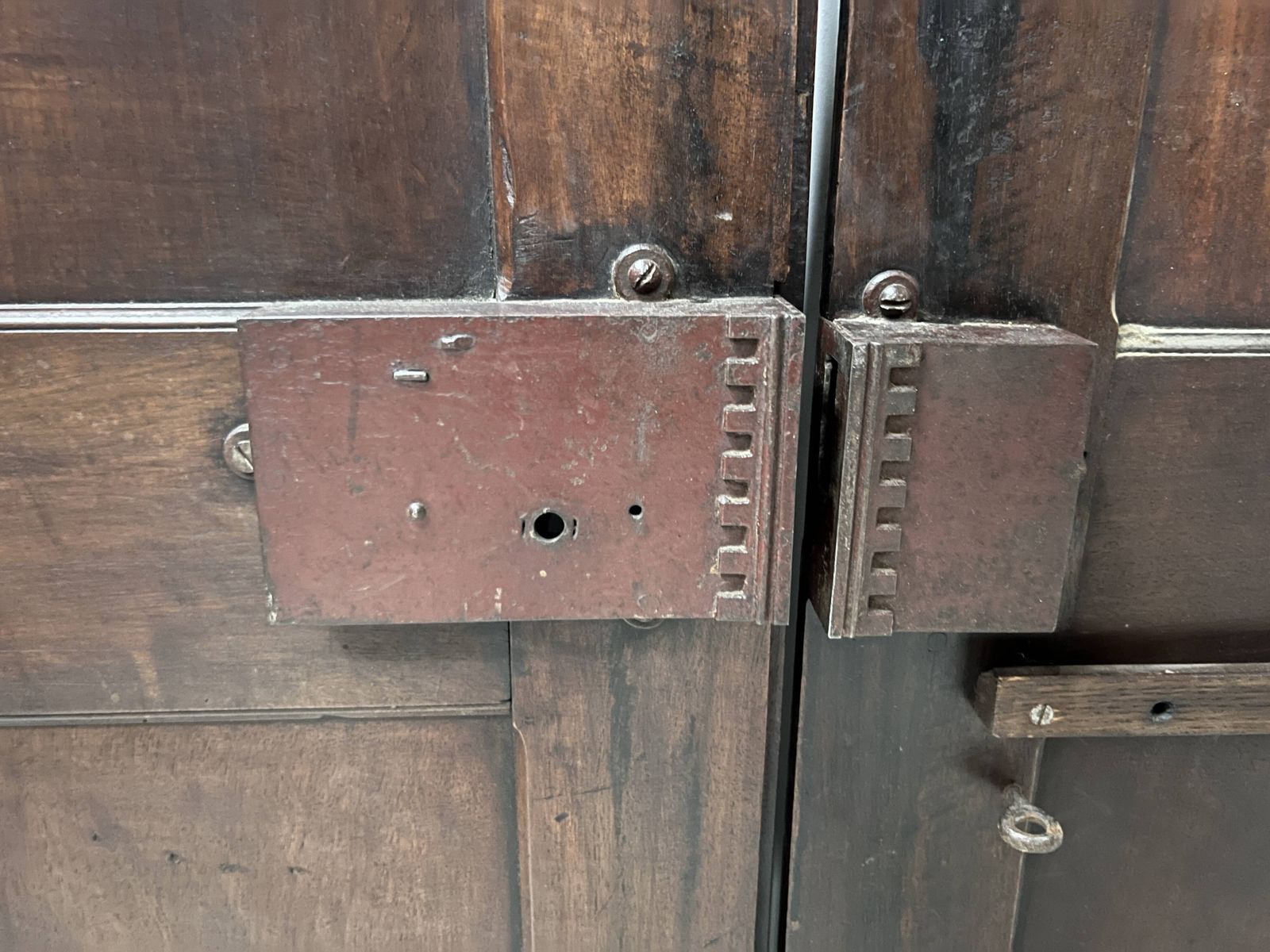 photo vinterior Page 1 Of 16 Pair Of 18th Century Solid Walnut Double Panel Doors