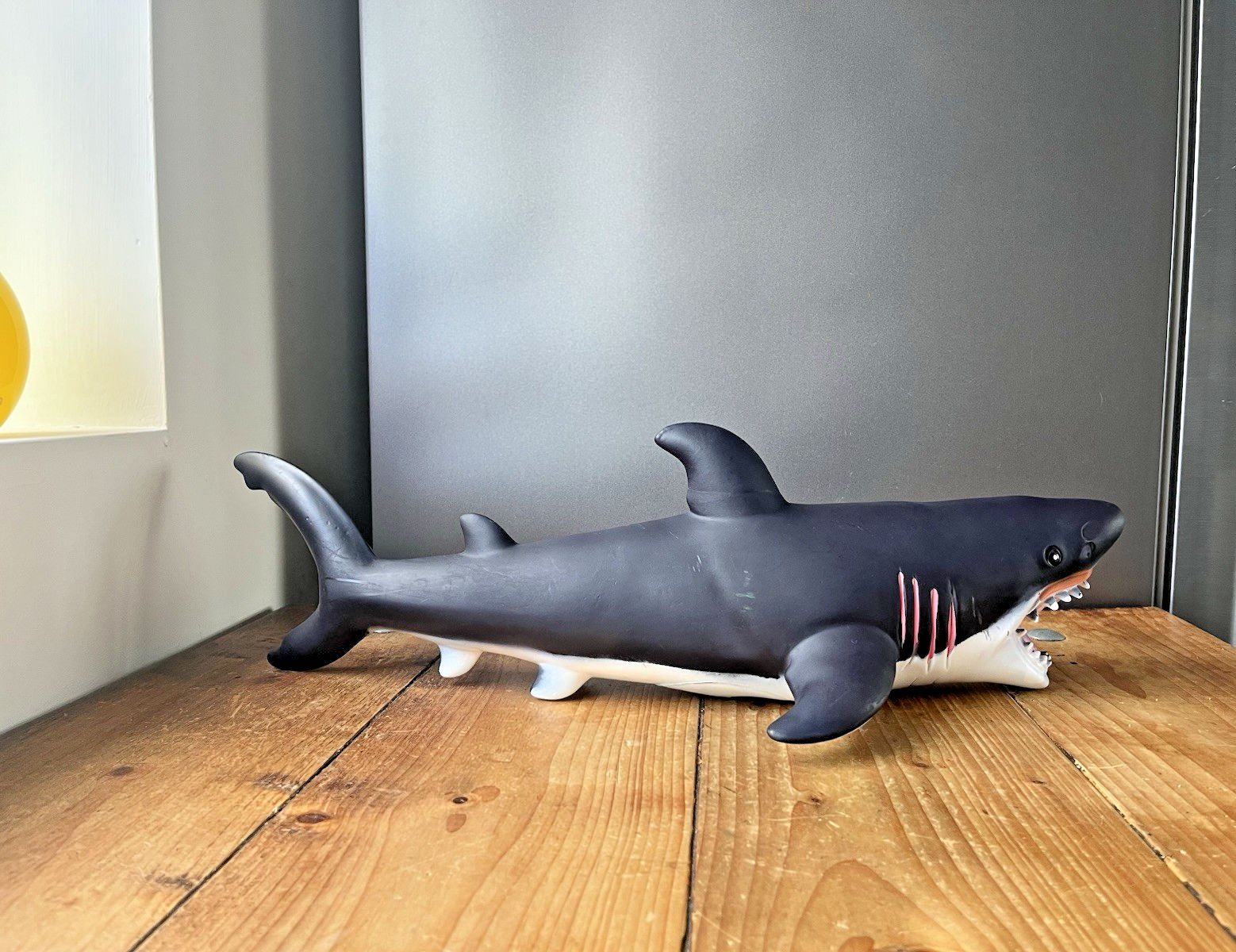Art Large 20" Vintage Fast Champ Ind Ltd Hongkong Rubber Great White Shark Jaws Prop photo