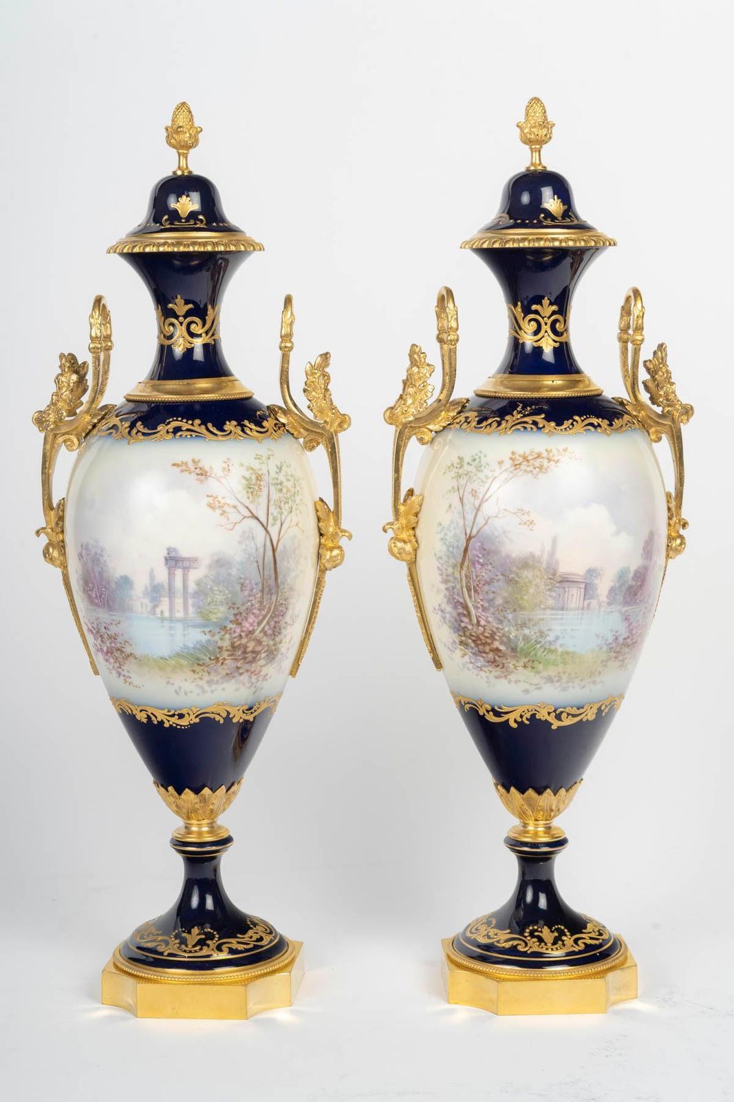 Pair Of Covered Sèvres Porcelain Vases, Napoleon III Period, 19th Century. photo vintage