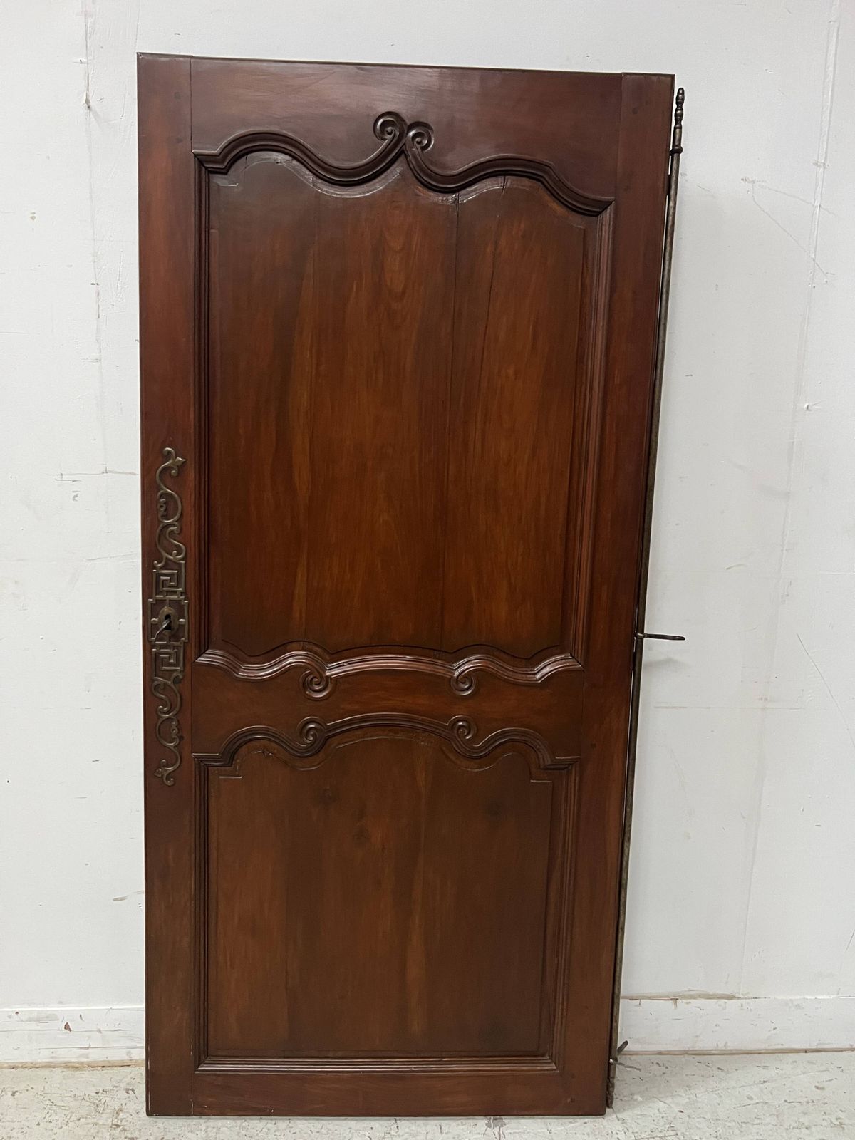 photo vinterior 18th Century Solid Cherry Wood Cupboard Door