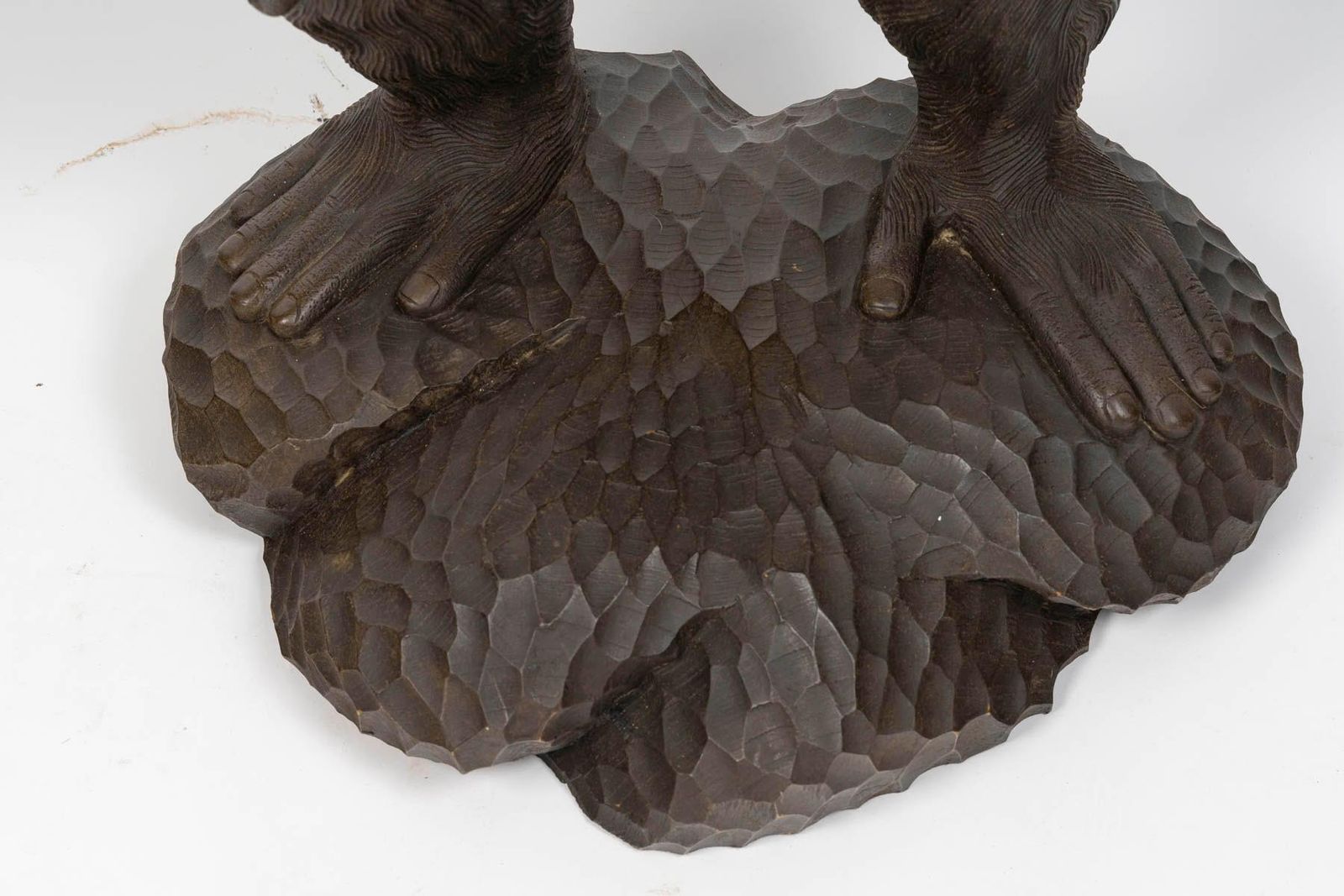 Large Carved Wooden Gorilla Sculpture, 20th Century. photo Art