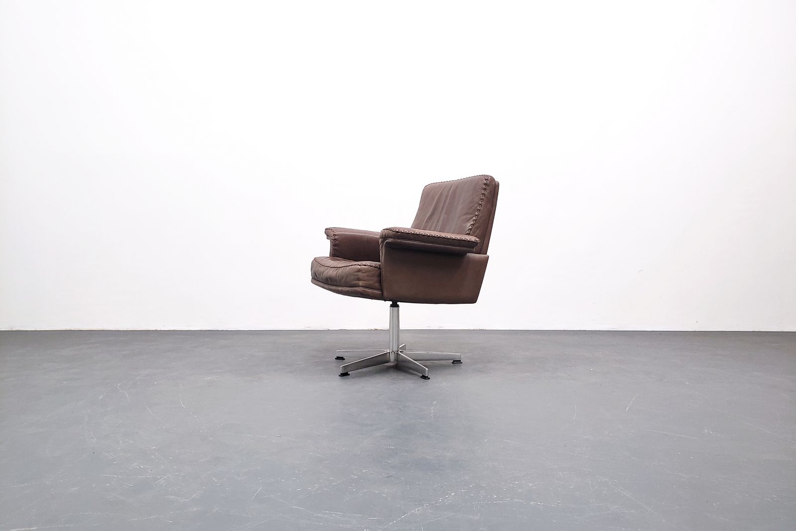 De Sede Swivel, Model Ds 35 In Leather, 1970s Switzerland photo 1300.0
