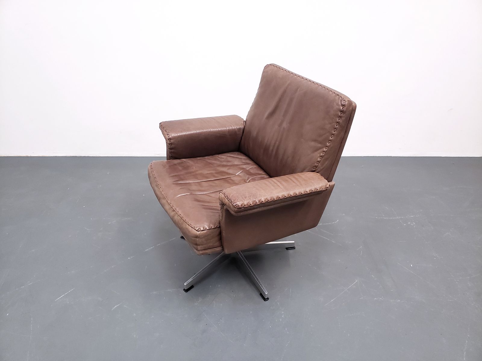 De Sede Swivel, Model Ds 35 In Leather, 1970s Switzerland photo buy