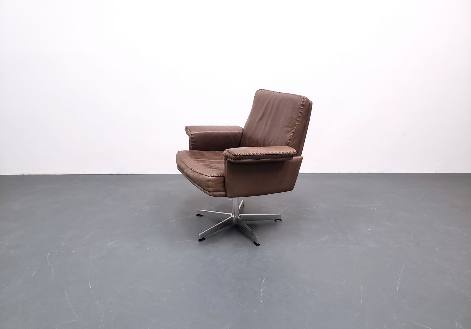 De Sede Swivel, Model Ds 35 In Leather, 1970s Switzerland photo vintage