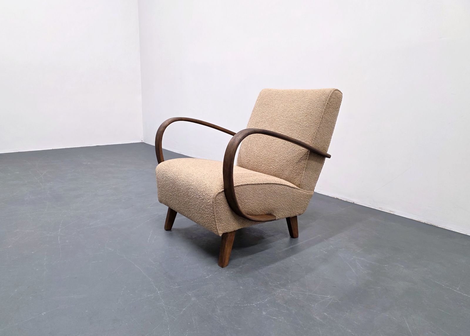 1930 Jindrich Halabala Bentwood Armchair In Dark Beige Boucle photo vintage