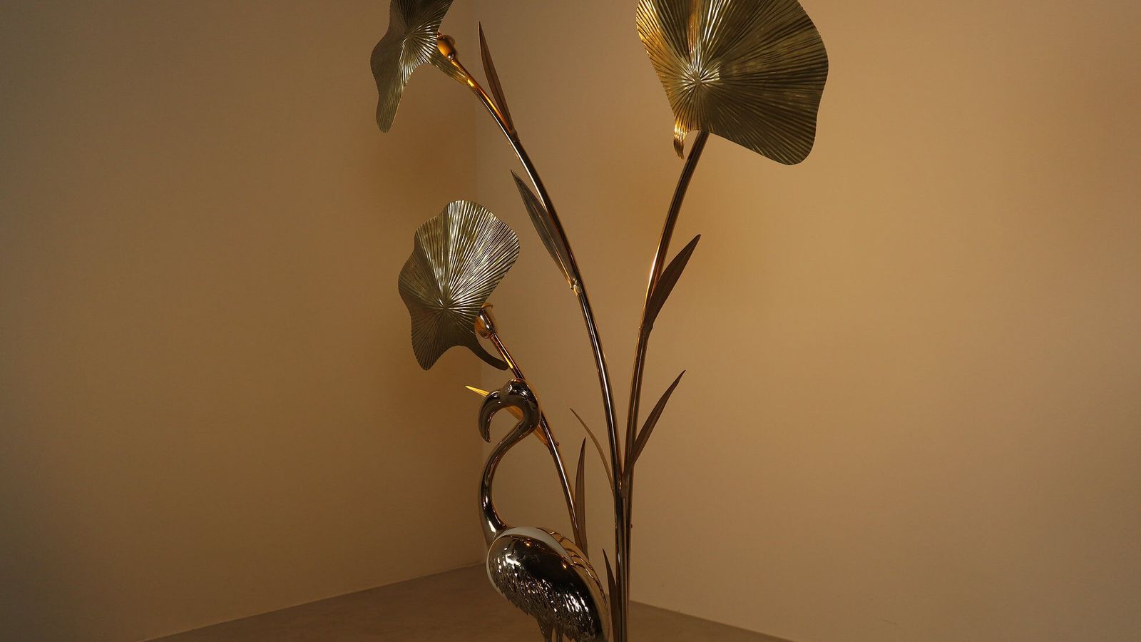 photo furniture Large Brass Flamingo Floor Lamp With Sculptural Ginkgo Leaves, 1970s
