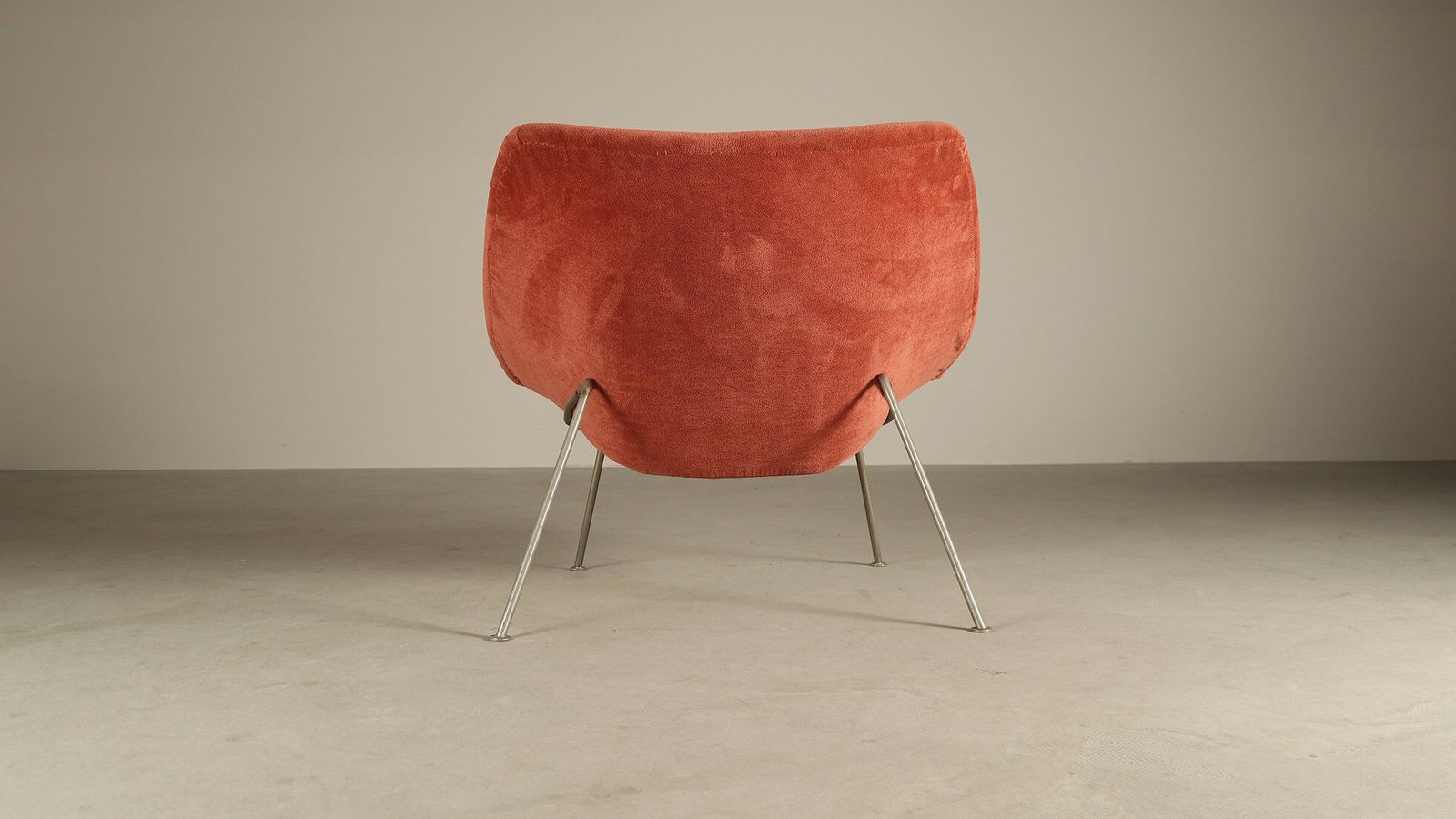 photo buy Pierre Paulin For Artifort — F156 “Little Oyster” Lounge Chair, 1959–1960s