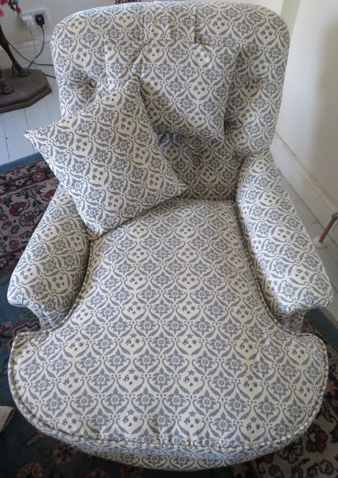 Howard And Sons Club Easy Armchair. photo vinterior
