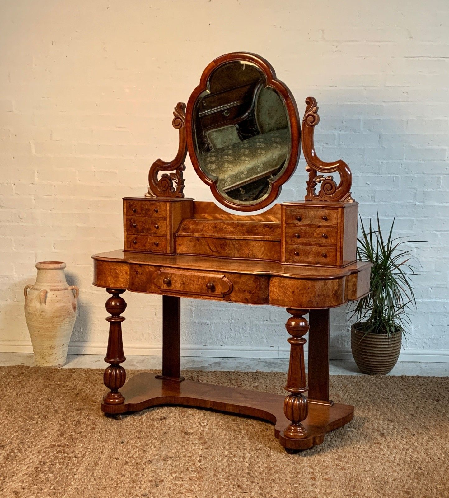Victorian Walnut Dressing Table (Burr Walnut)