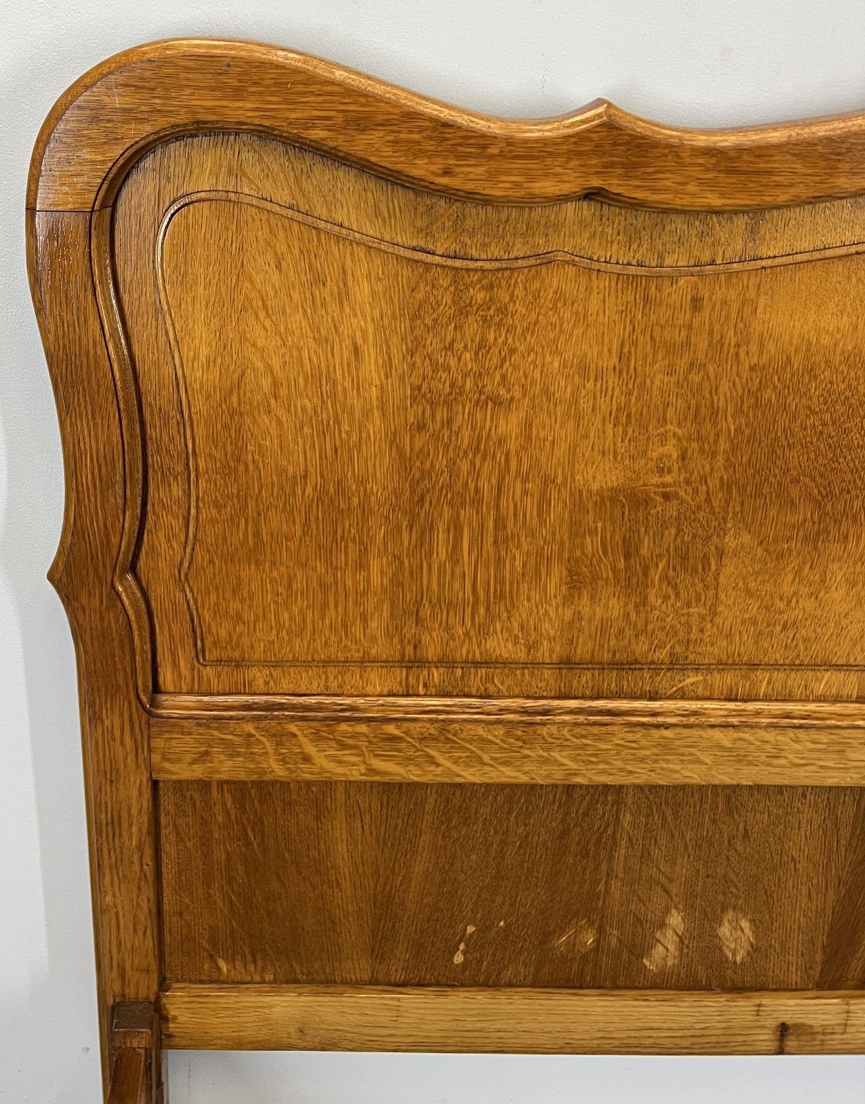 photo furniture Bed Vintage French Louis XVI Double Bed Frame Oak Carved Headboard Lot 4598
