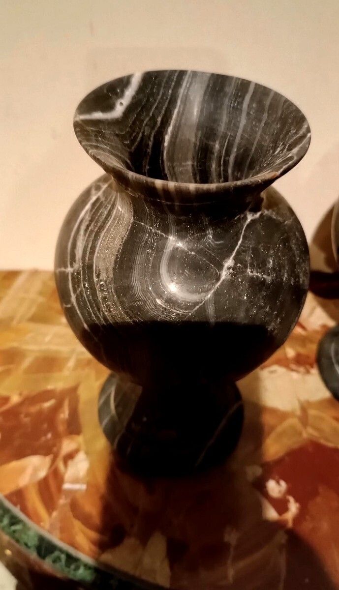 Pair Of Black Serpentine Marble Urns, Early 20th Century, Empire Style photo vinterior