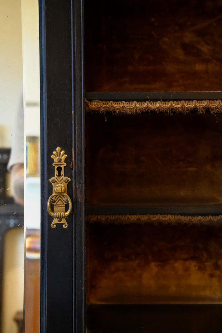 Aesthetic Movement Cabinet / Dresser. Attributed To E.W Godwin And Jackson & Graham. photo vintage