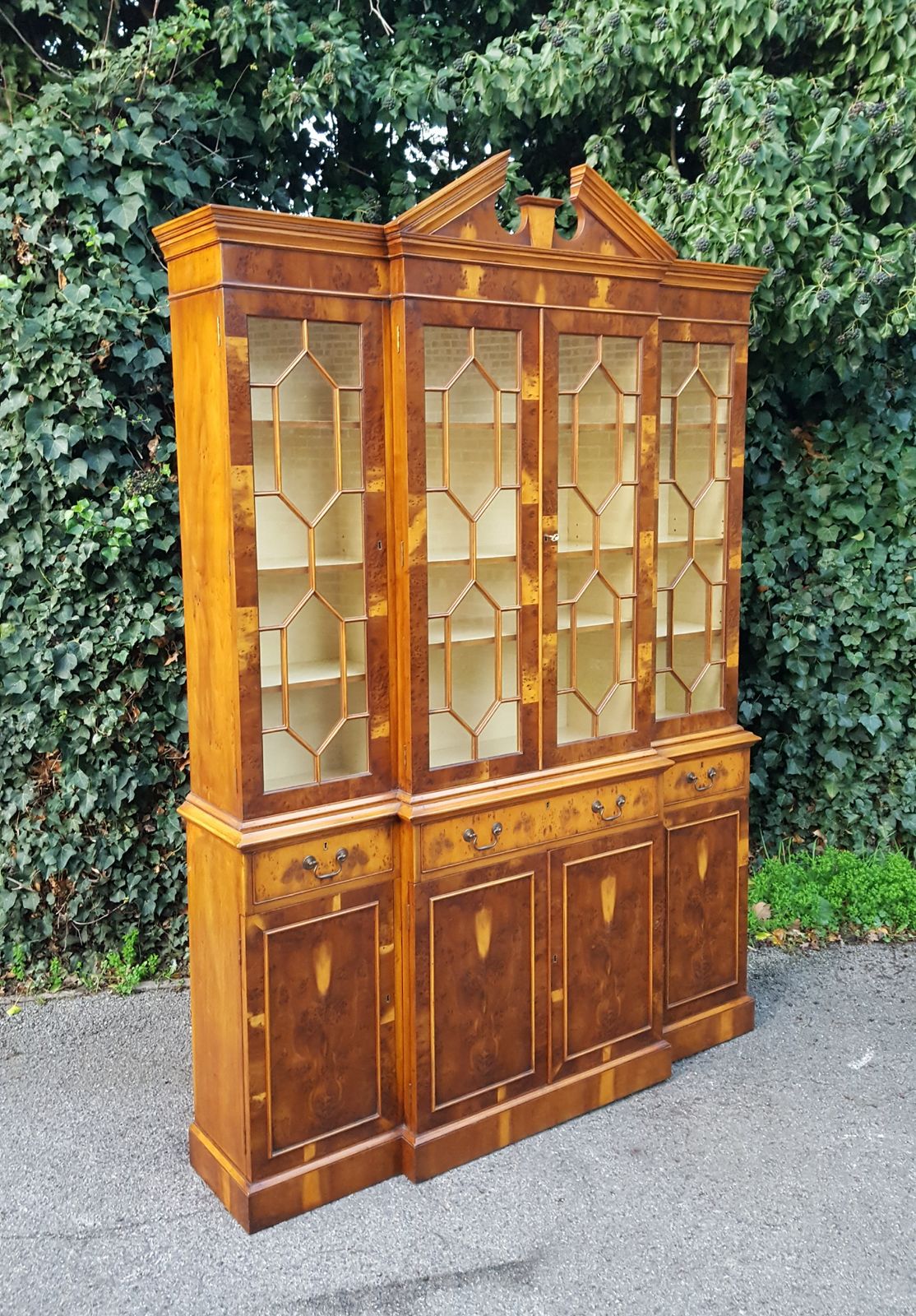 Titchmarsh & Goodwin Burr Yew Breakfront Library Bookcase Rl.20713 photo 1295.0