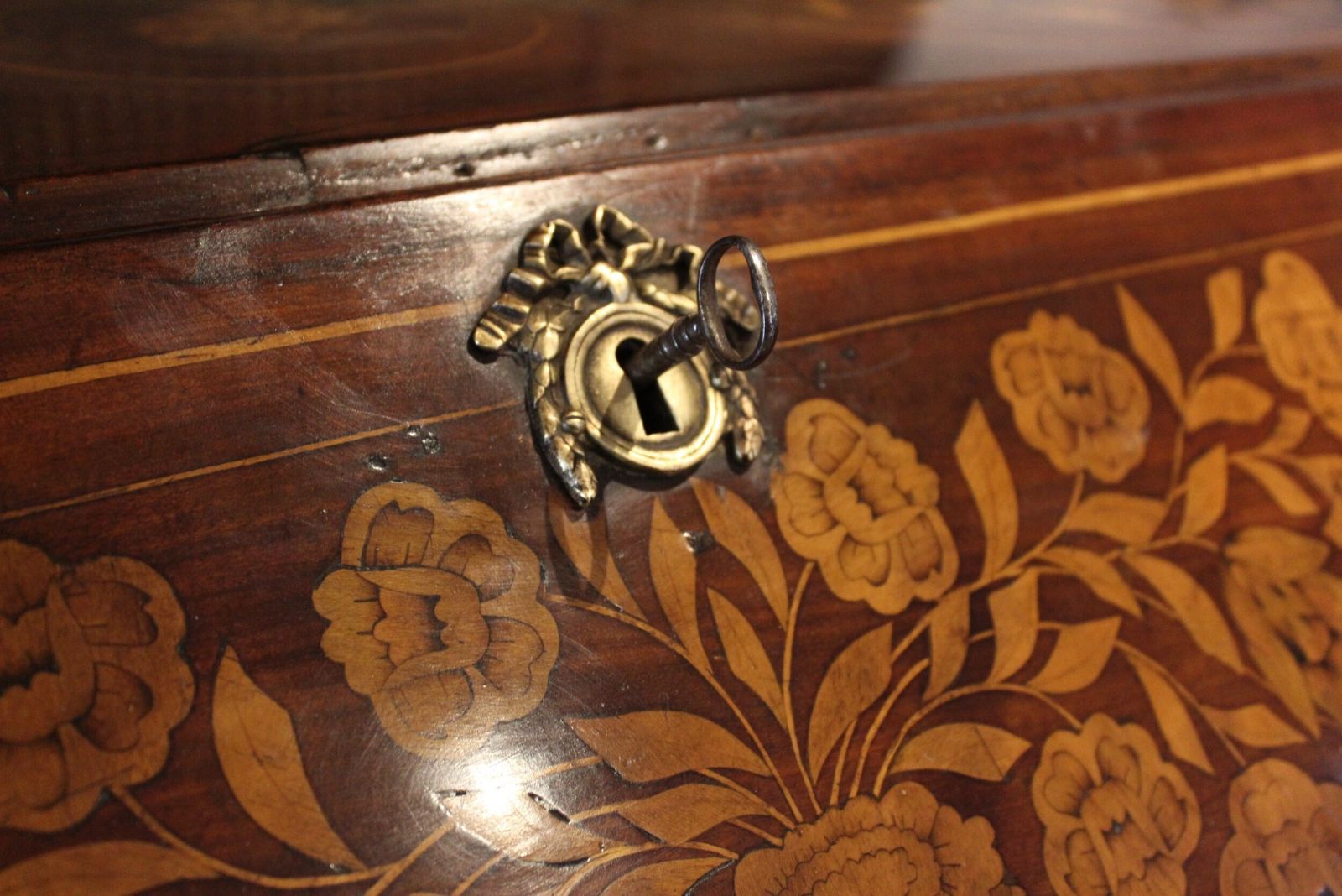 Bureau Stunning George III English Walnut Inlaid C1780 photo 2250.0