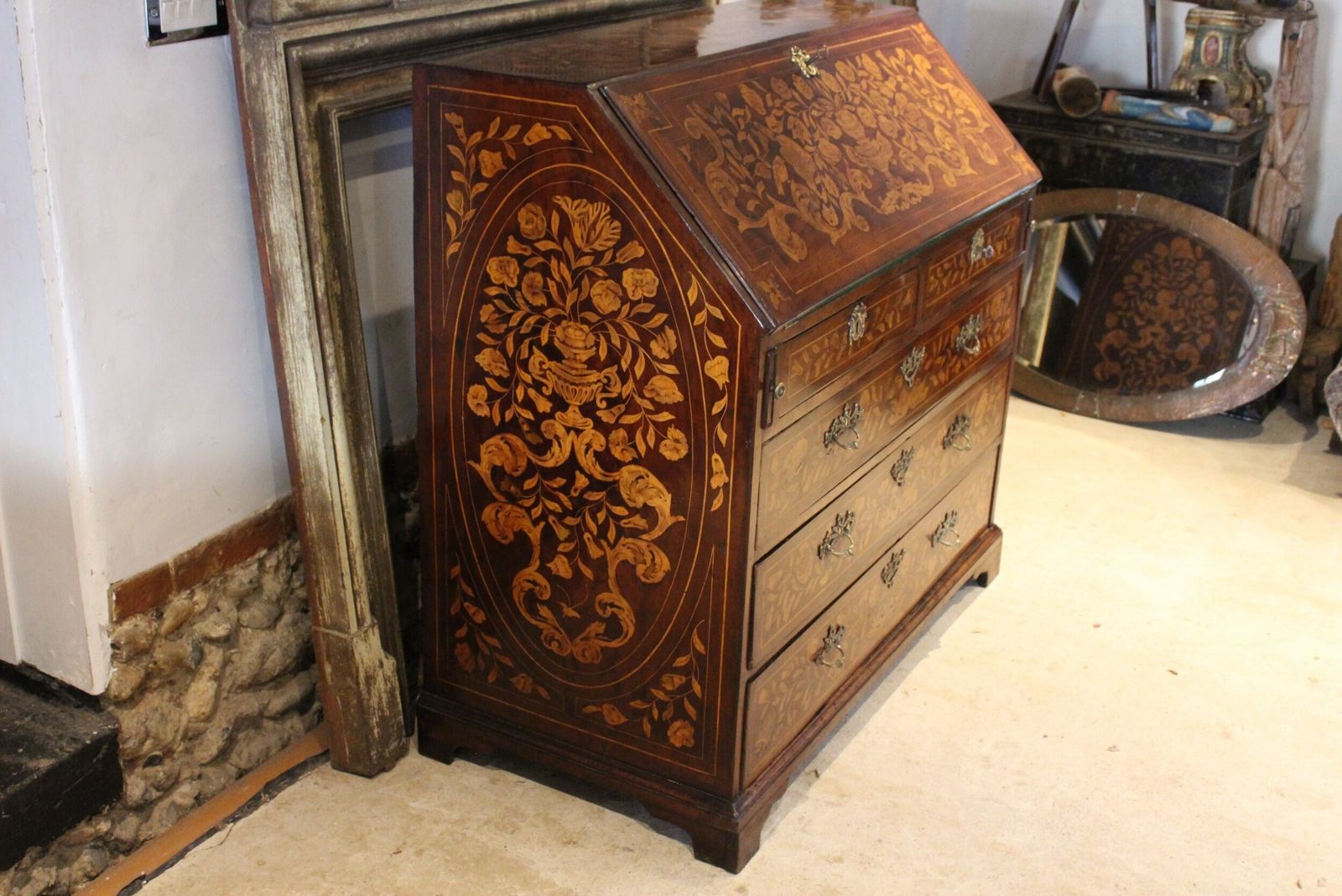 photo furniture Bureau Stunning George III English Walnut Inlaid C1780