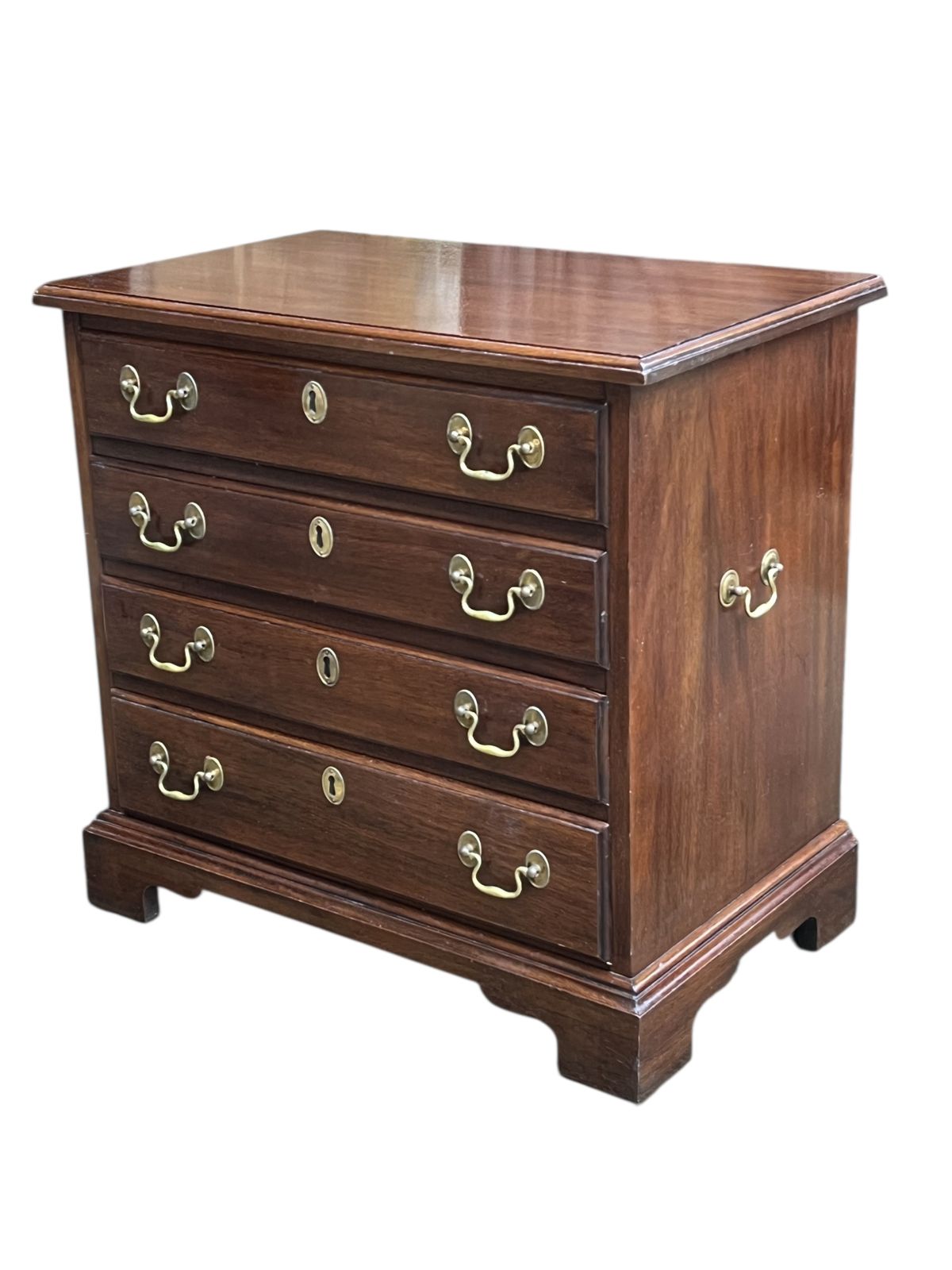 Henkel Harris Solid Mahogany Chest Of Drawers photo vinterior