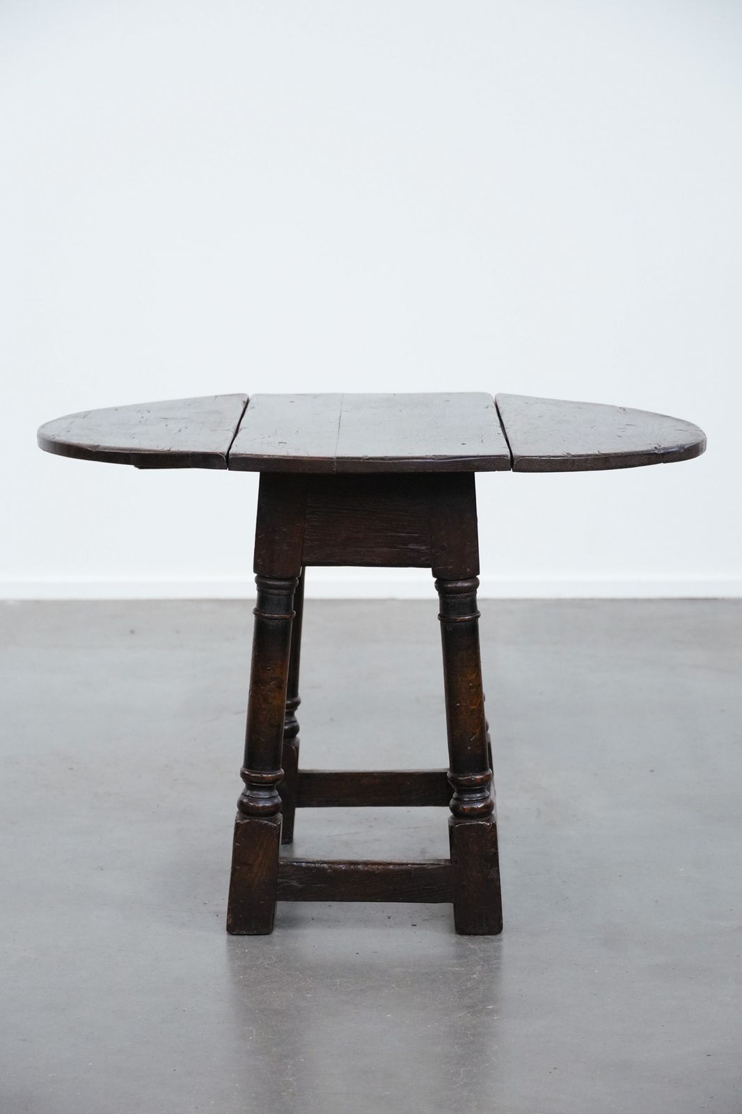 Antiek Engels Klassiek Bijzettafeltje / Krukje Met Neergeklapte Bladen, Eiken, 18e Eeuw photo for sale
