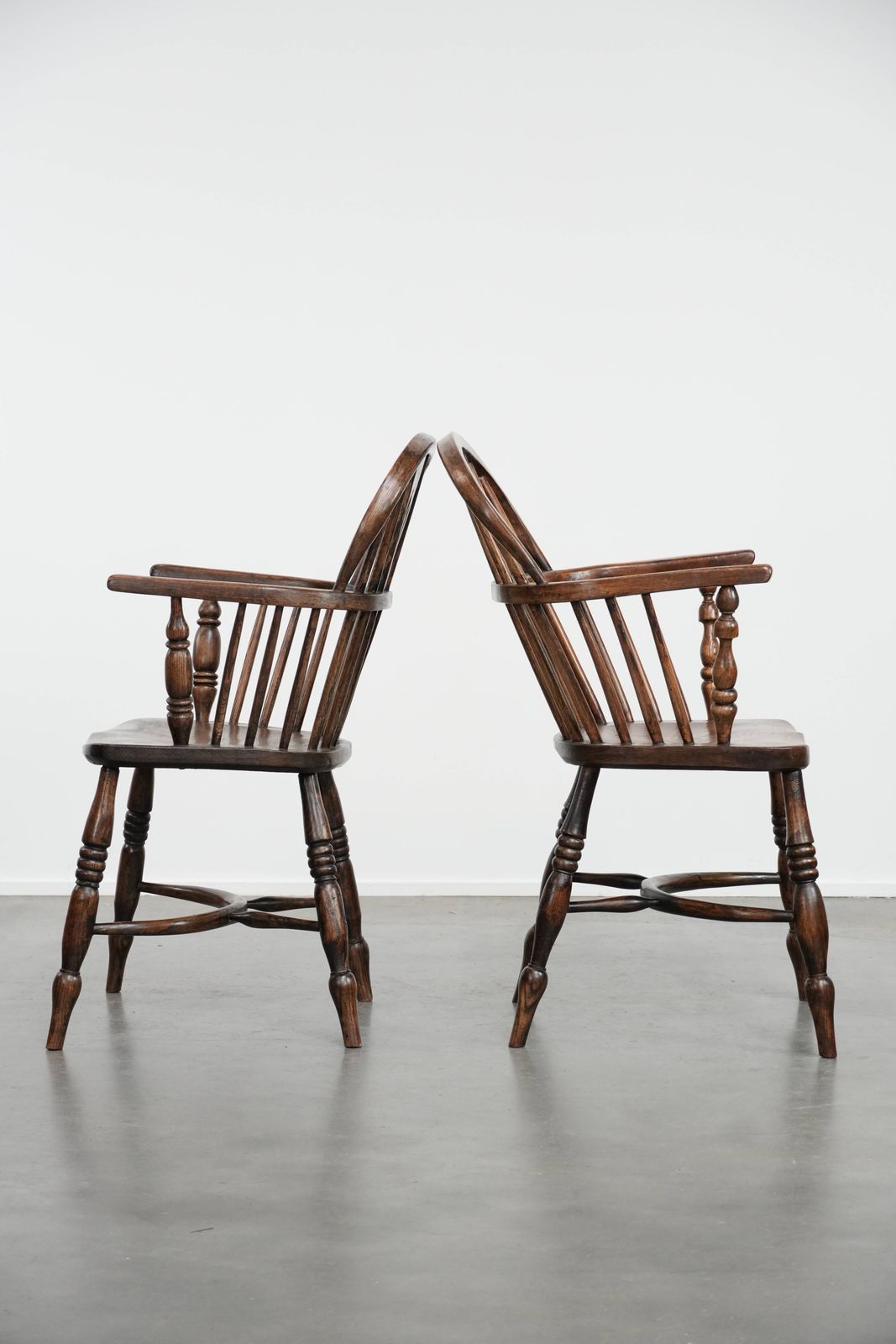 Antique Set Of 4 English Windsor Lowback Chairs With Character, Beautiful Color Scheme And A Lovely Patina photo 2028.0