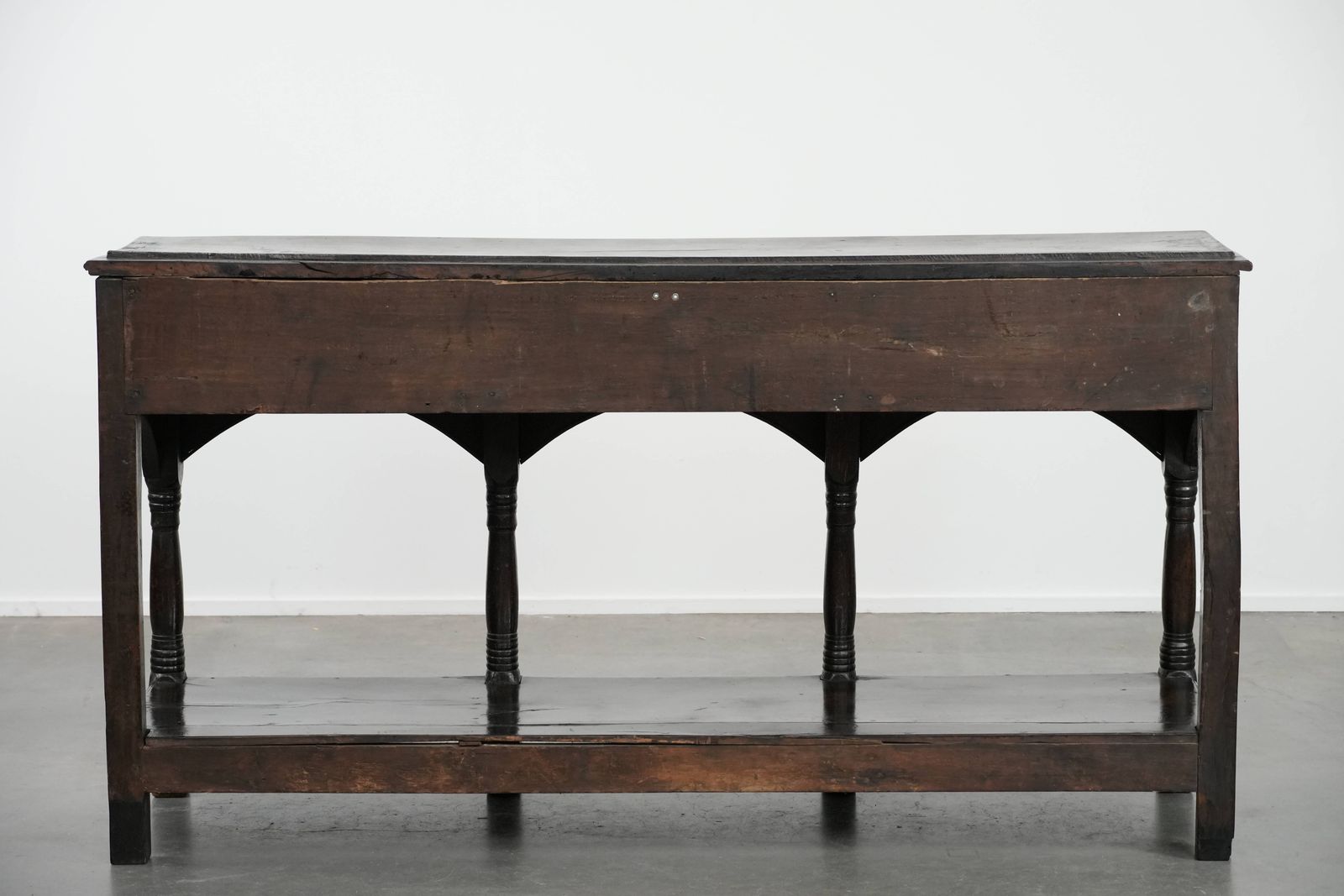 Antieke 18e Eeuwse Engelse Sidetafel/Dressoir Van Eiken Met Mooie Patina photo vinterior