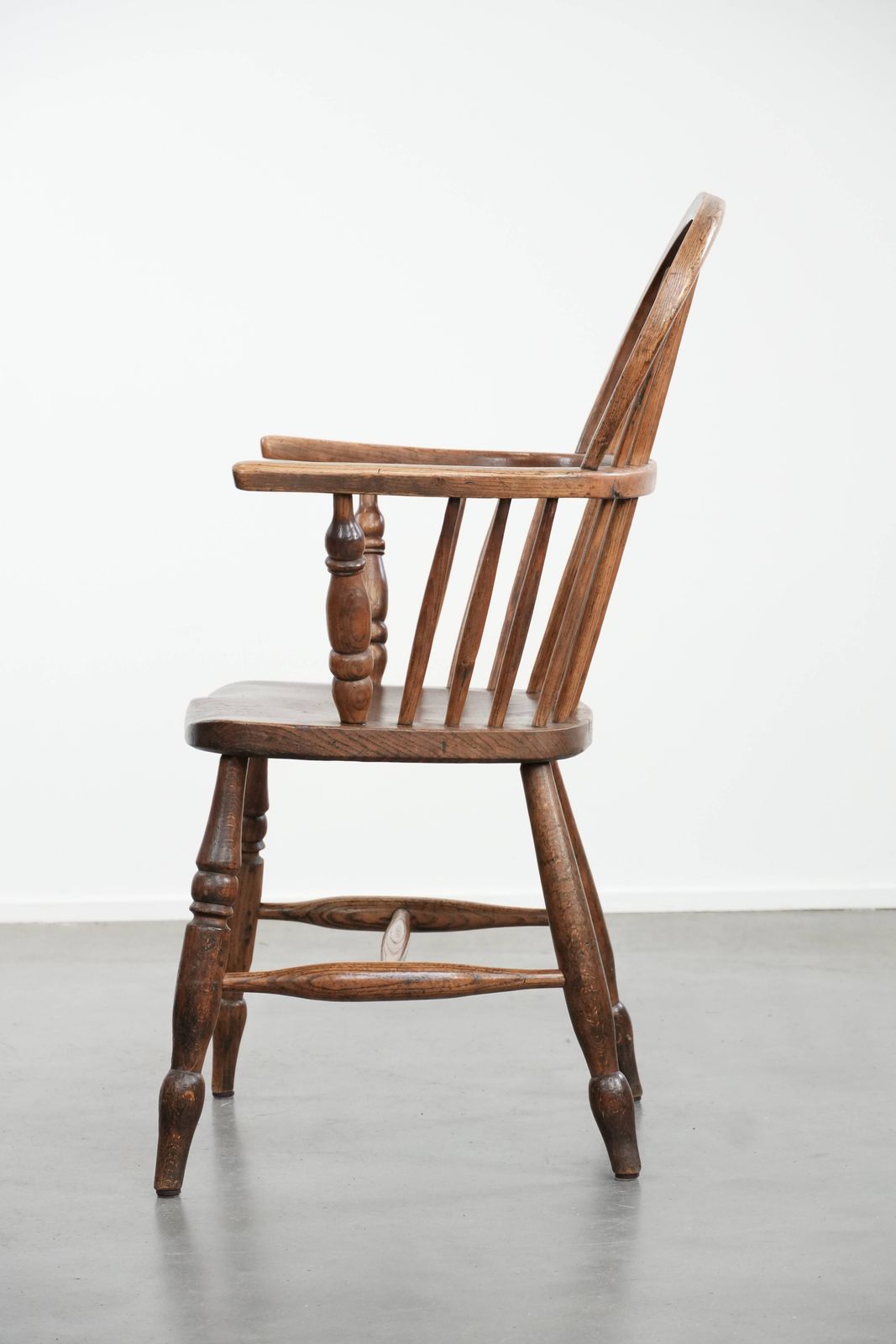 Antieke Engelse Lowback Windsor Stoel Met Mooie Patina En Fraaie Details photo 440.0