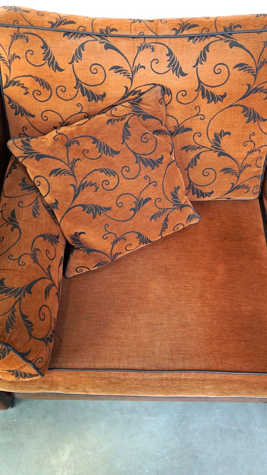 Luxurious And Comfortable 2.5 Seater Sheepskin Sofa With English Style Fabric Cushions photo Furniture