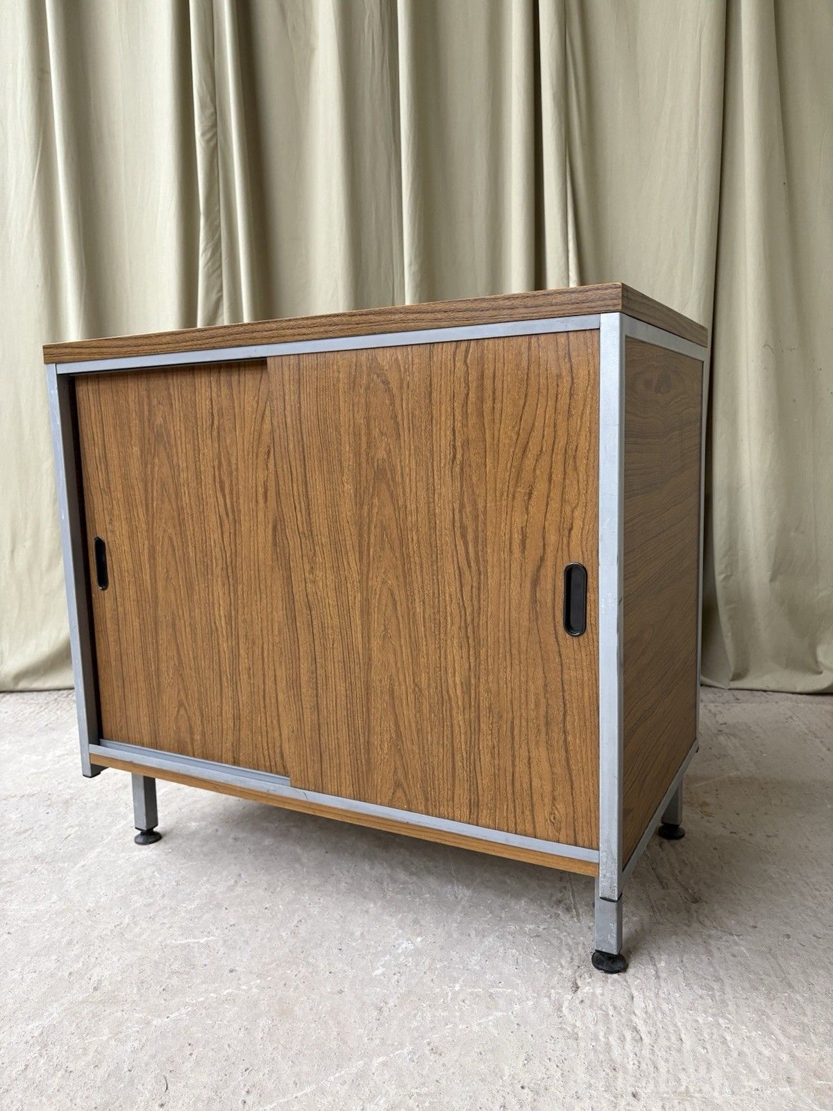 Vtg Late Mid Century Modernist Media Cabinet Compact Sideboard Lp Storage R955 photo vintage