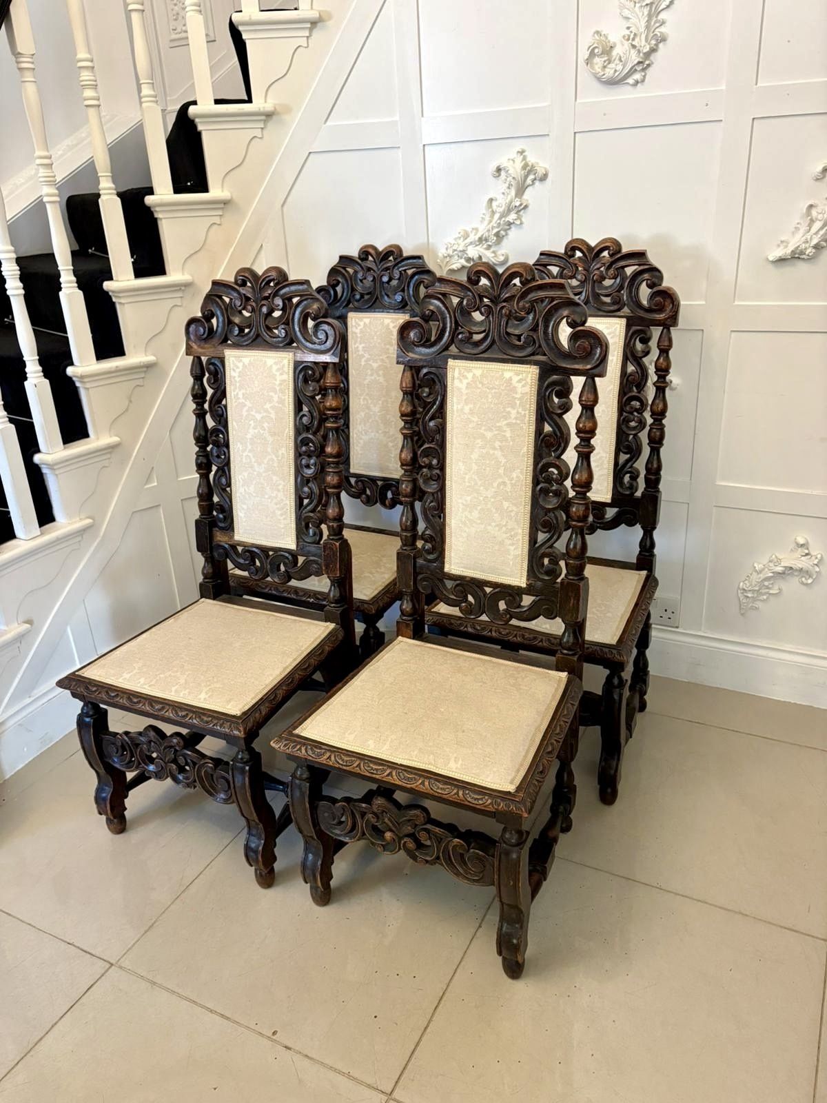 photo vinterior Antique 19th Century Quality Set Of 4 Carved Oak Dining Chairs