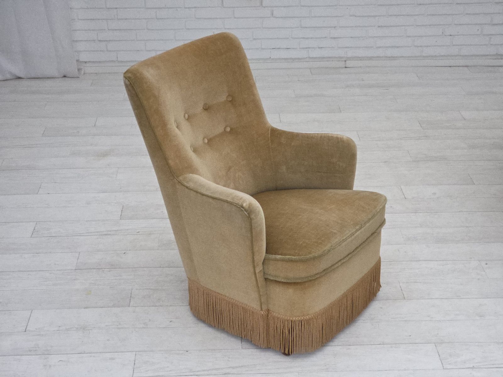 Ca. Jaren 1970, Deense Fauteuil, Lichtgroene Meubelvelours Bekleding. photo vintage