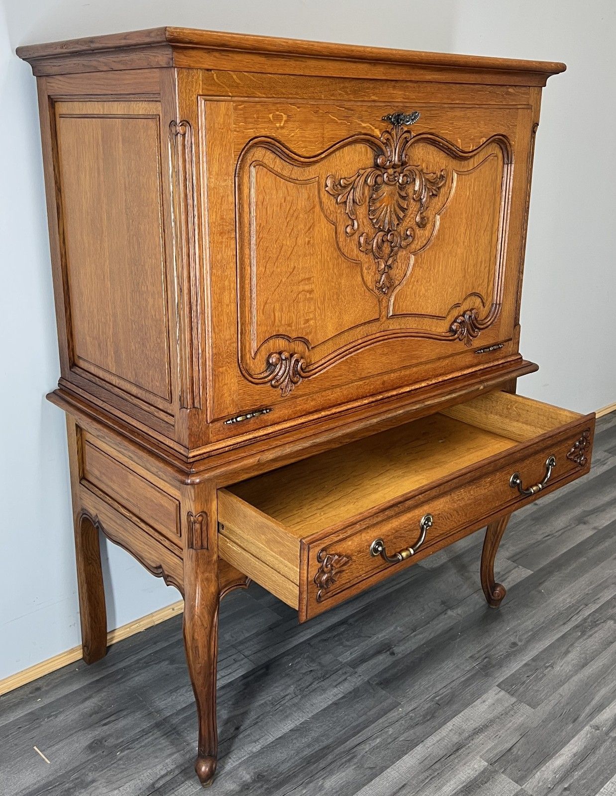 photo furniture Cabinet Vintage French Louis Style Oak Carved Sideboard With Drawer Lot 4577
