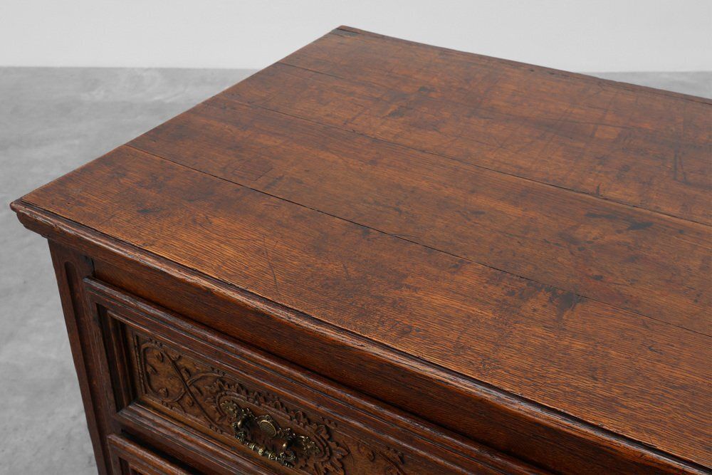 photo vinterior 17th Century Italian Renaissance Oak Chest Of Drawers