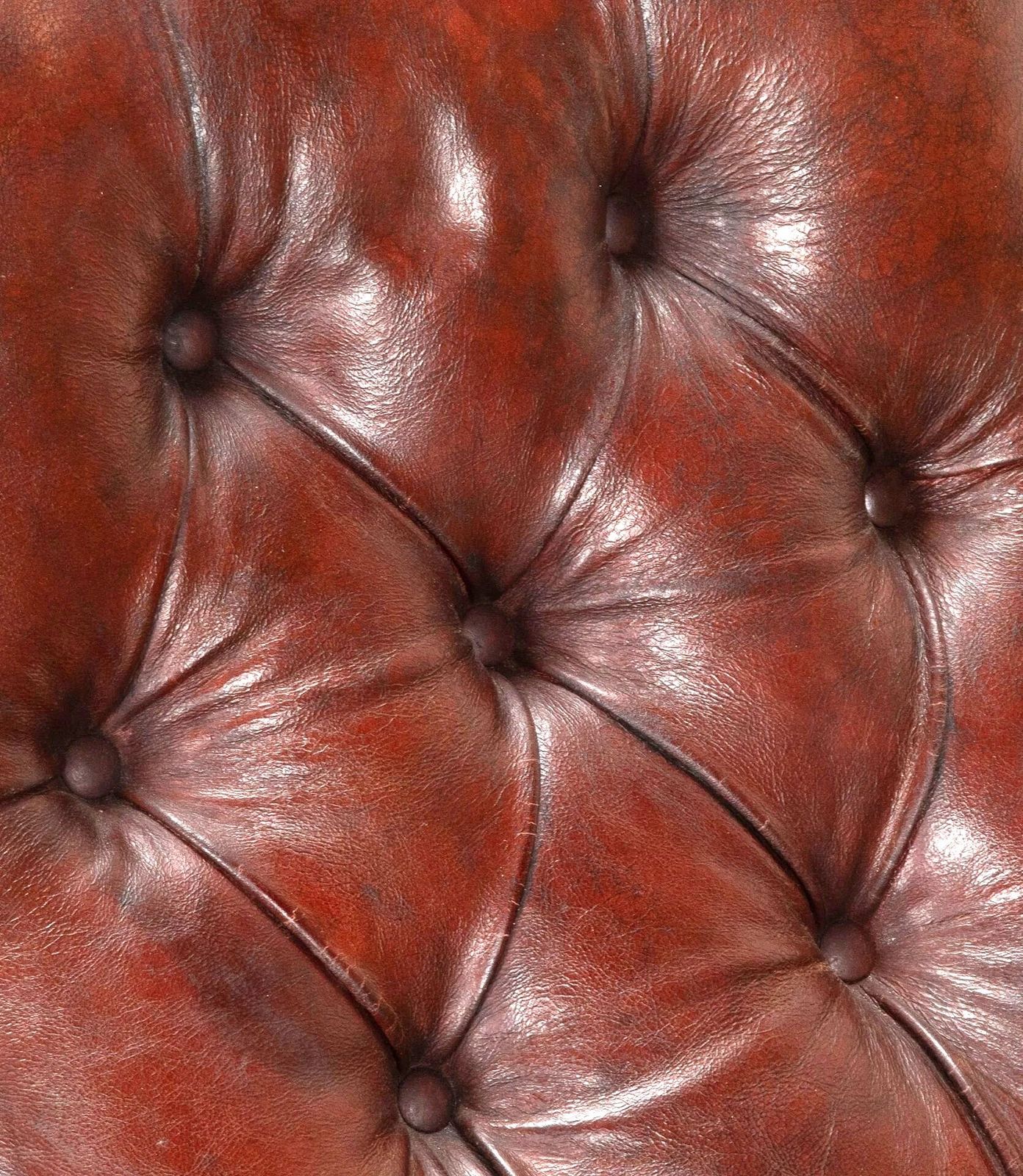 photo furniture 19th Century English Oak Leather Library Chair