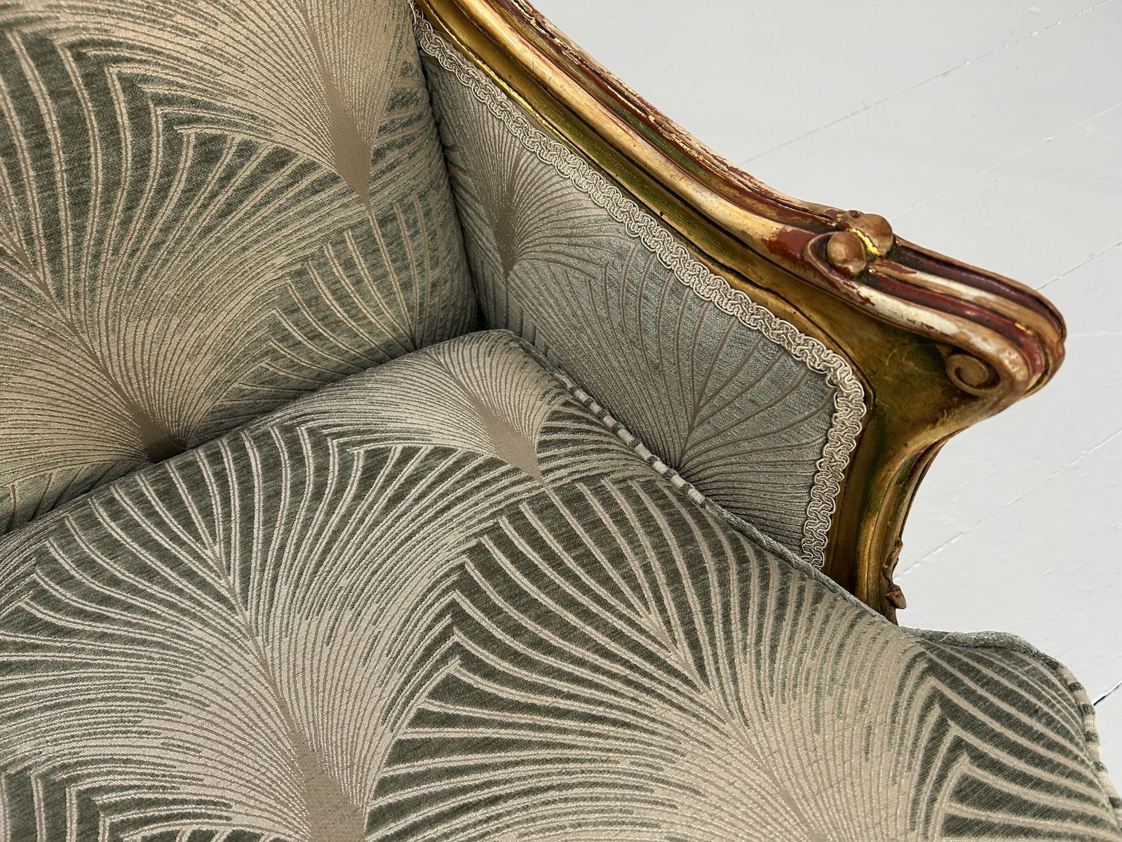 photo vinterior Pair Of French Carved Armchairs In Fabric And Giltwood