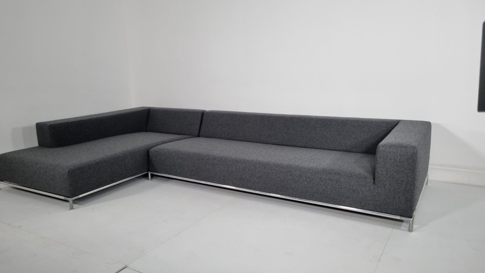 photo vintage Bb Italia George Grande L Shape In Soft Charcoal Wool Immaculate Condition