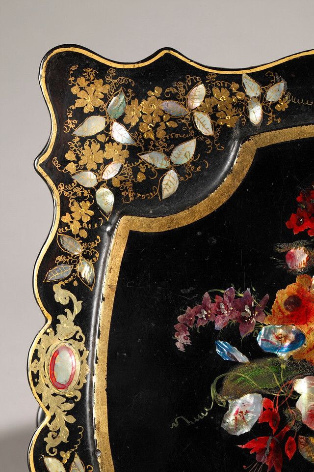 photo vintage Papier Maché And Mother Of Pearl Card Box Napoleon III