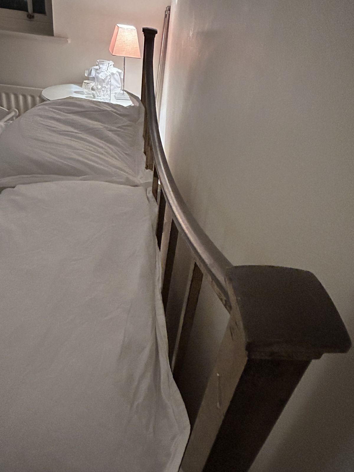 photo furniture Antique Brass Double Bed And Mattress