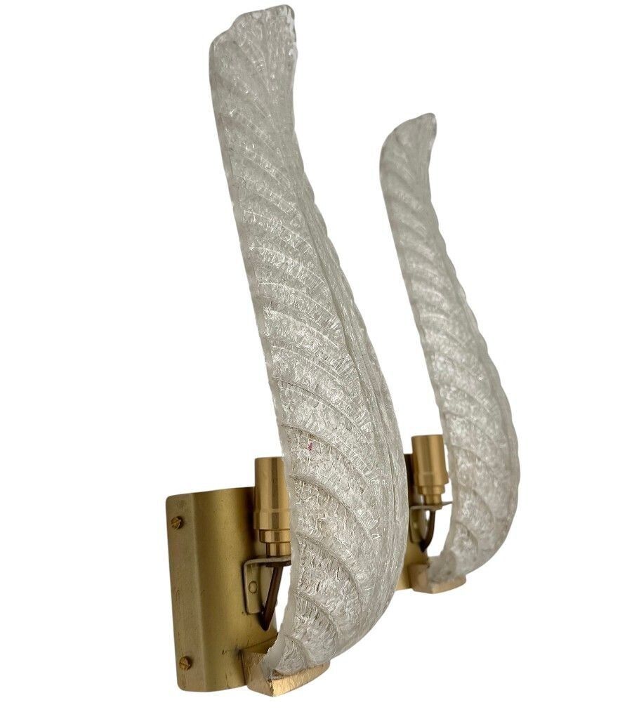 A Pair Of Art Deco Style 1960s Barovier & Toso Murano Glass Feather Wall Sconces photo for sale