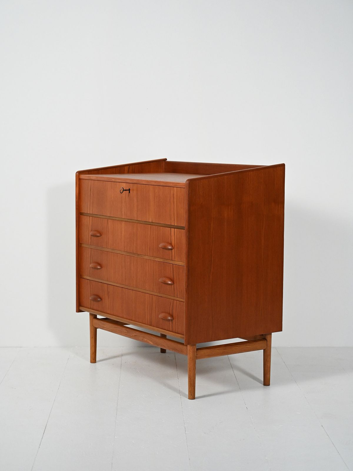 Scandinavische Teakhouten Kaptafel Met Ladekast, Ca. Jaren 1950–1960 photo 880.0
