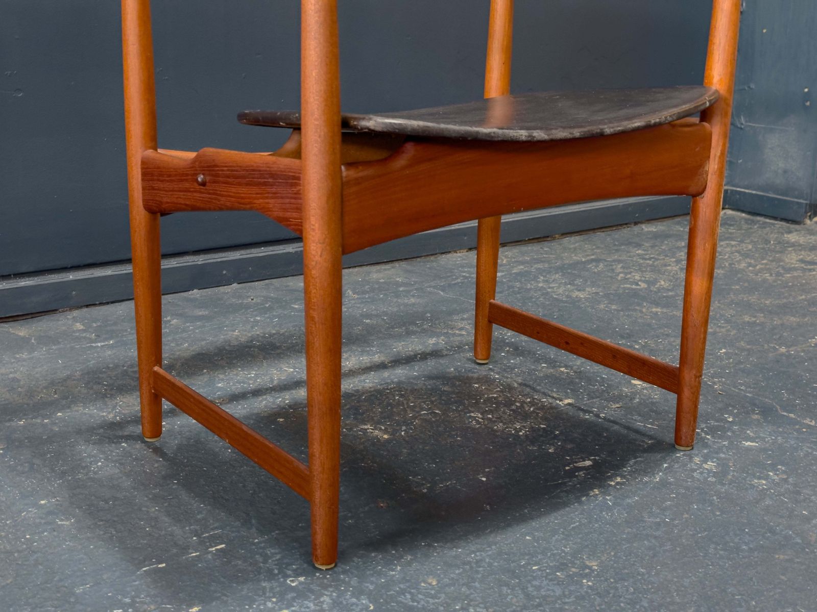 photo furniture Teak And Leather Chair By Arne Hovmand Olsen