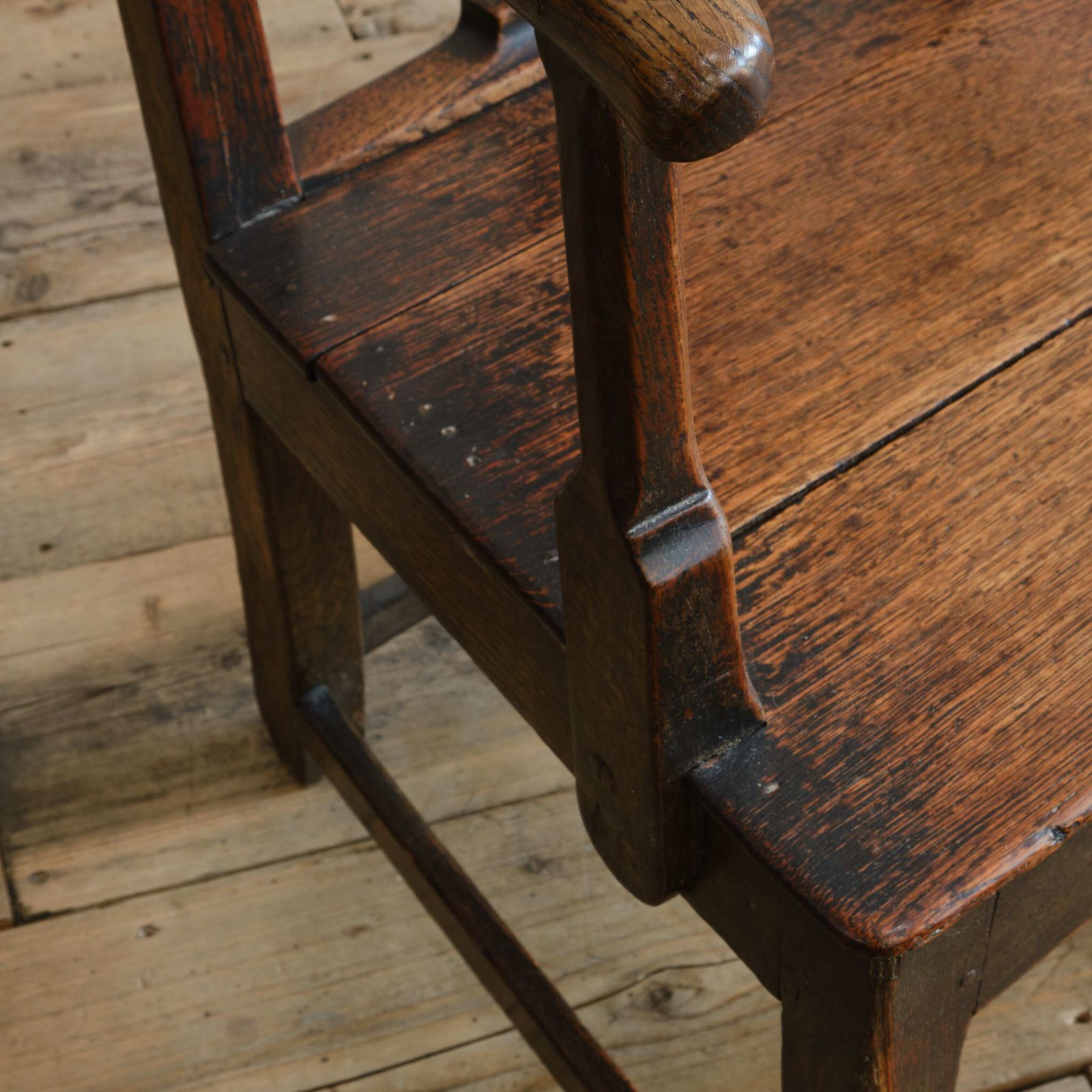 photo furniture Georgian Oak Armchair