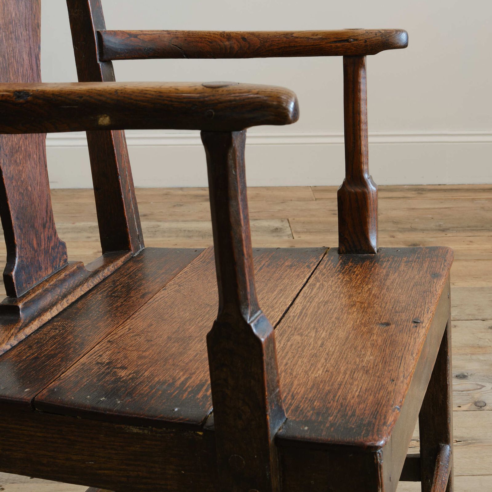 photo vinterior Georgian Oak Armchair