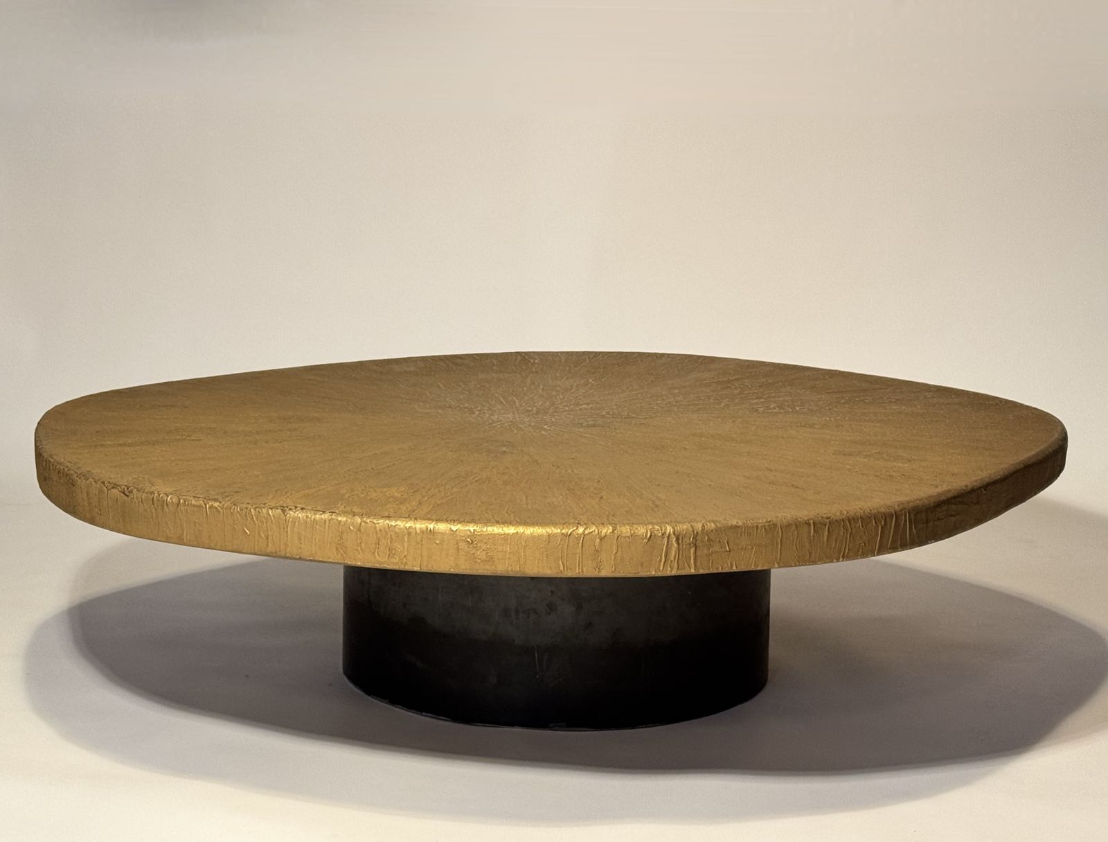 Late 20th Century Sculptural Roundish Brass Top And Blak Iron Coffee Table photo Furniture