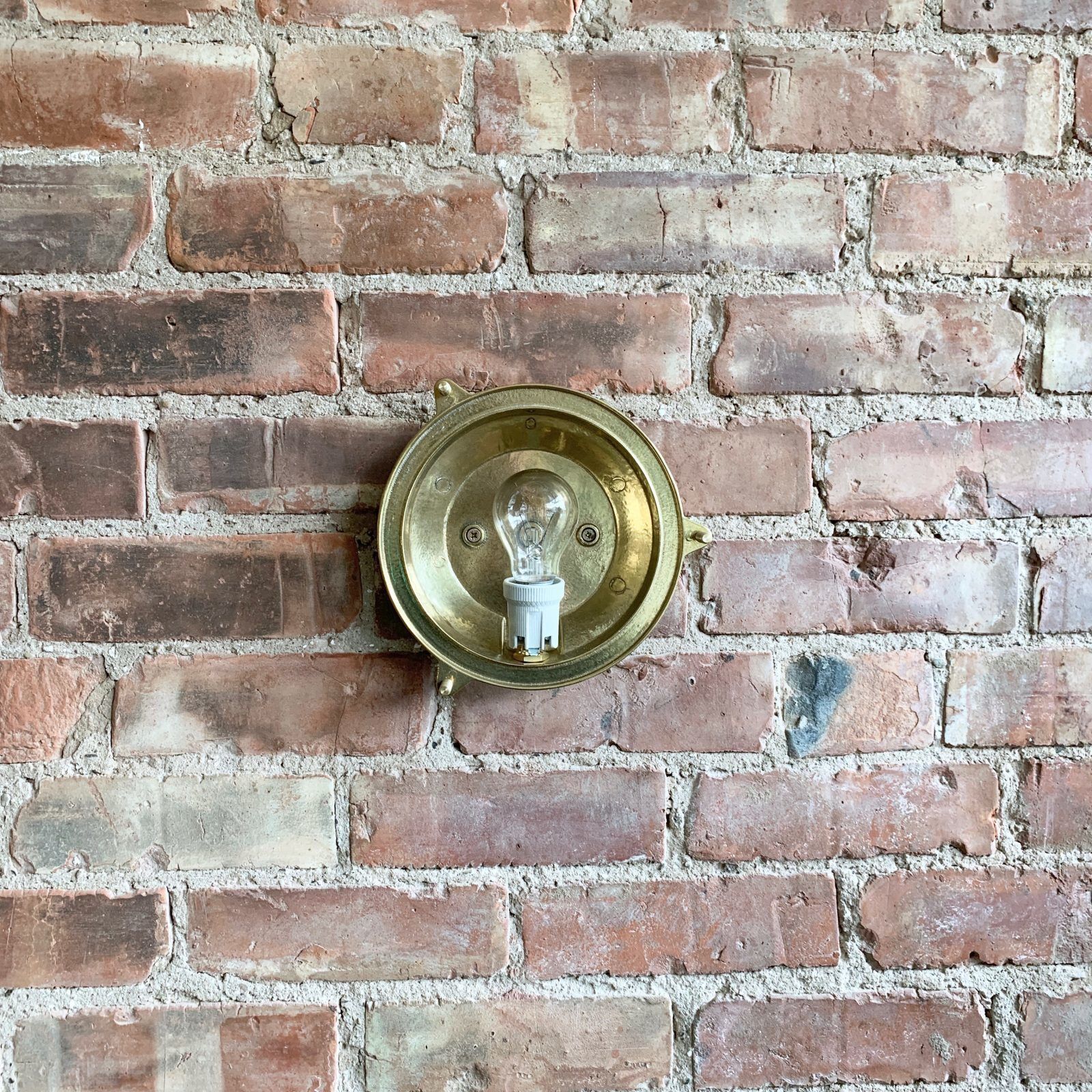 Contemporary Large Polished Brass Round Bulk Head Wall Light photo vinterior