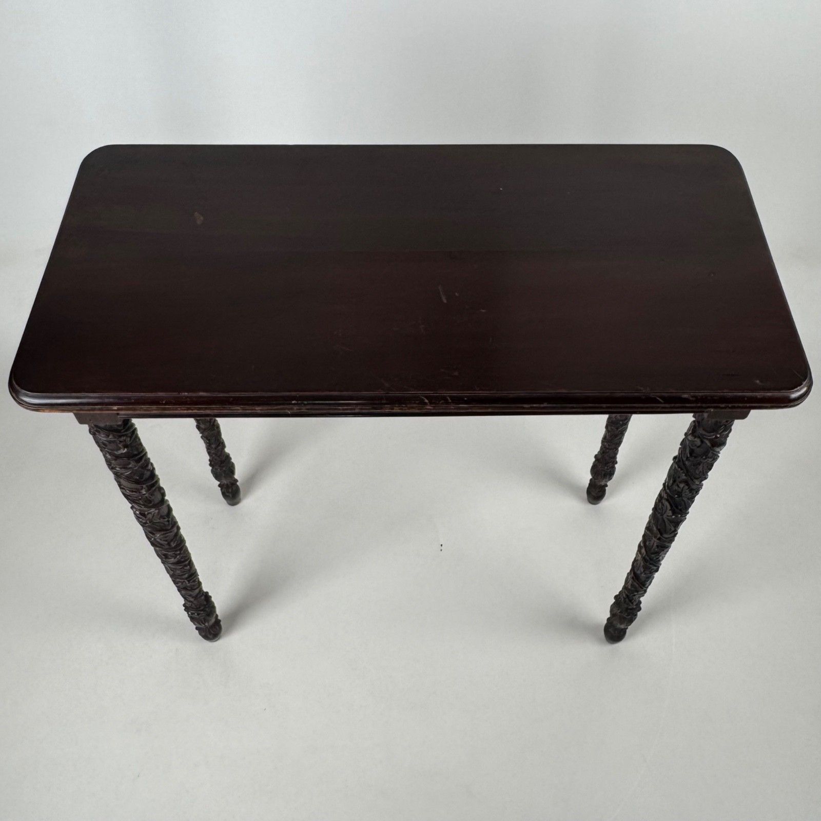 photo furniture Antique 19th Century Small Anglo Indian Side Table In Mahogany