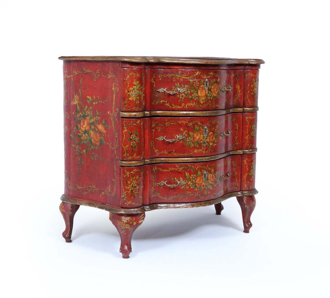 Italian Painted 'Lacca Povera' Commode, 19th Century photo 3800.0
