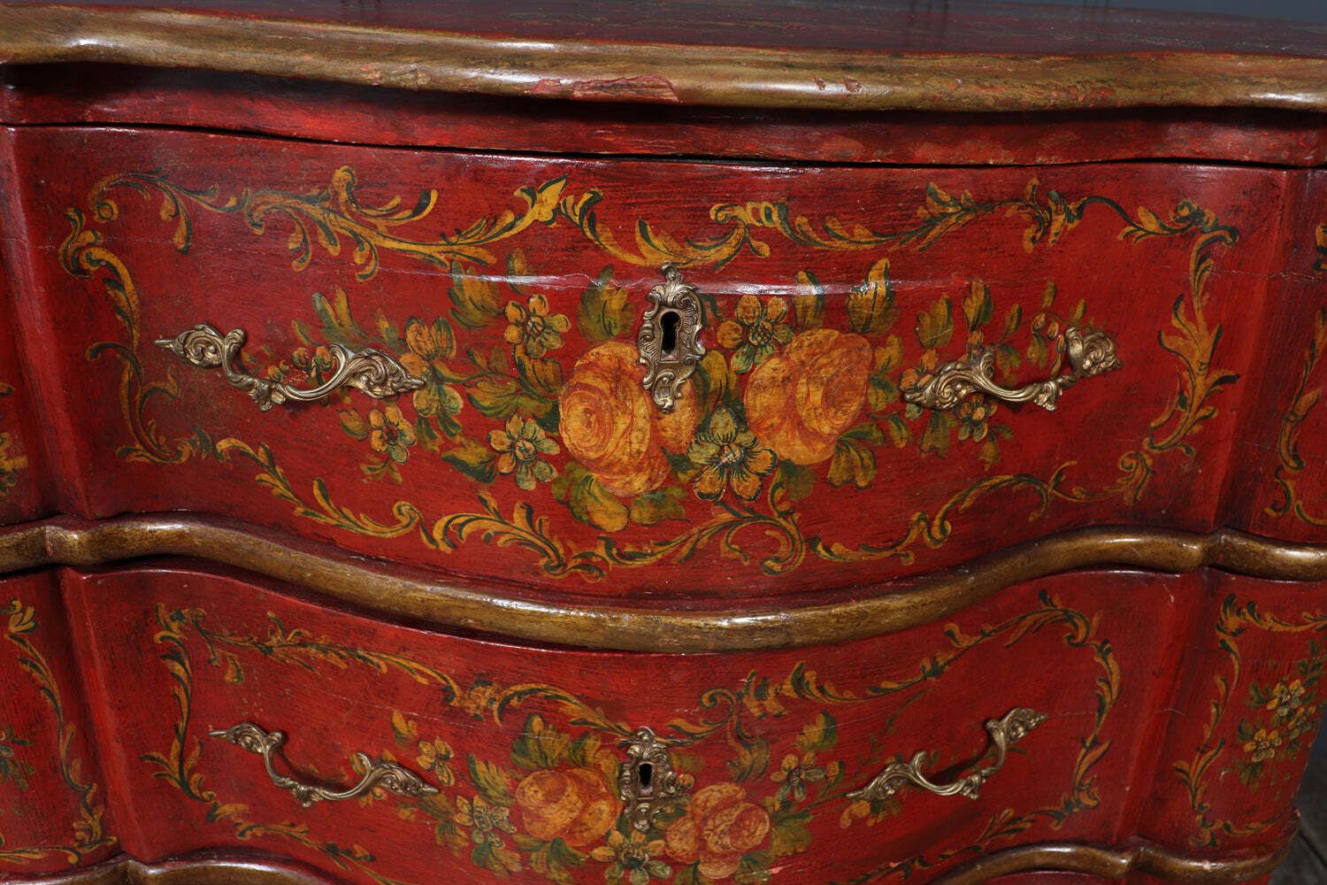 photo furniture Italian Painted 'Lacca Povera' Commode, 19th Century