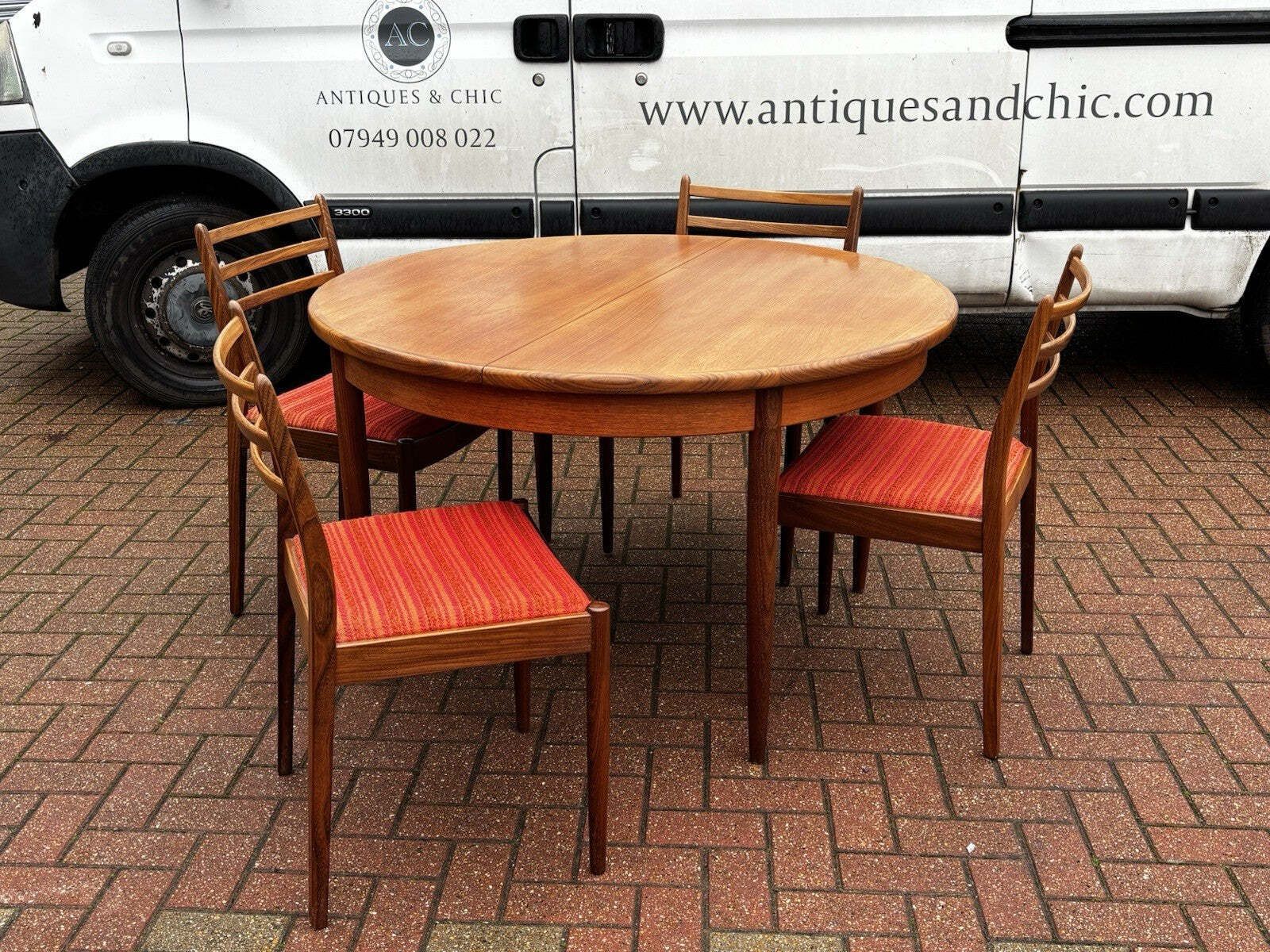 Mid Century G Plan Circular Extending Dining Table & 4 G Plan Dining Chairs photo vinterior
