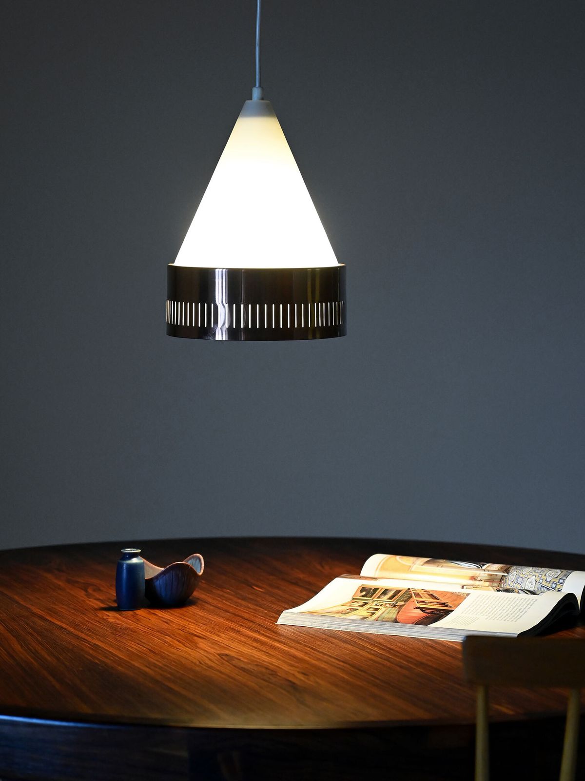 Scandinavische Hanglamp Met Koperen Ring photo furniture